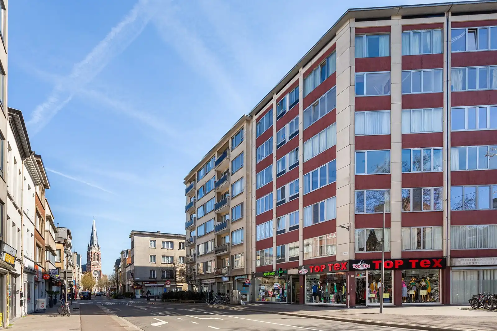 Ruim en licht appartement met 2 slaapkamers foto 17