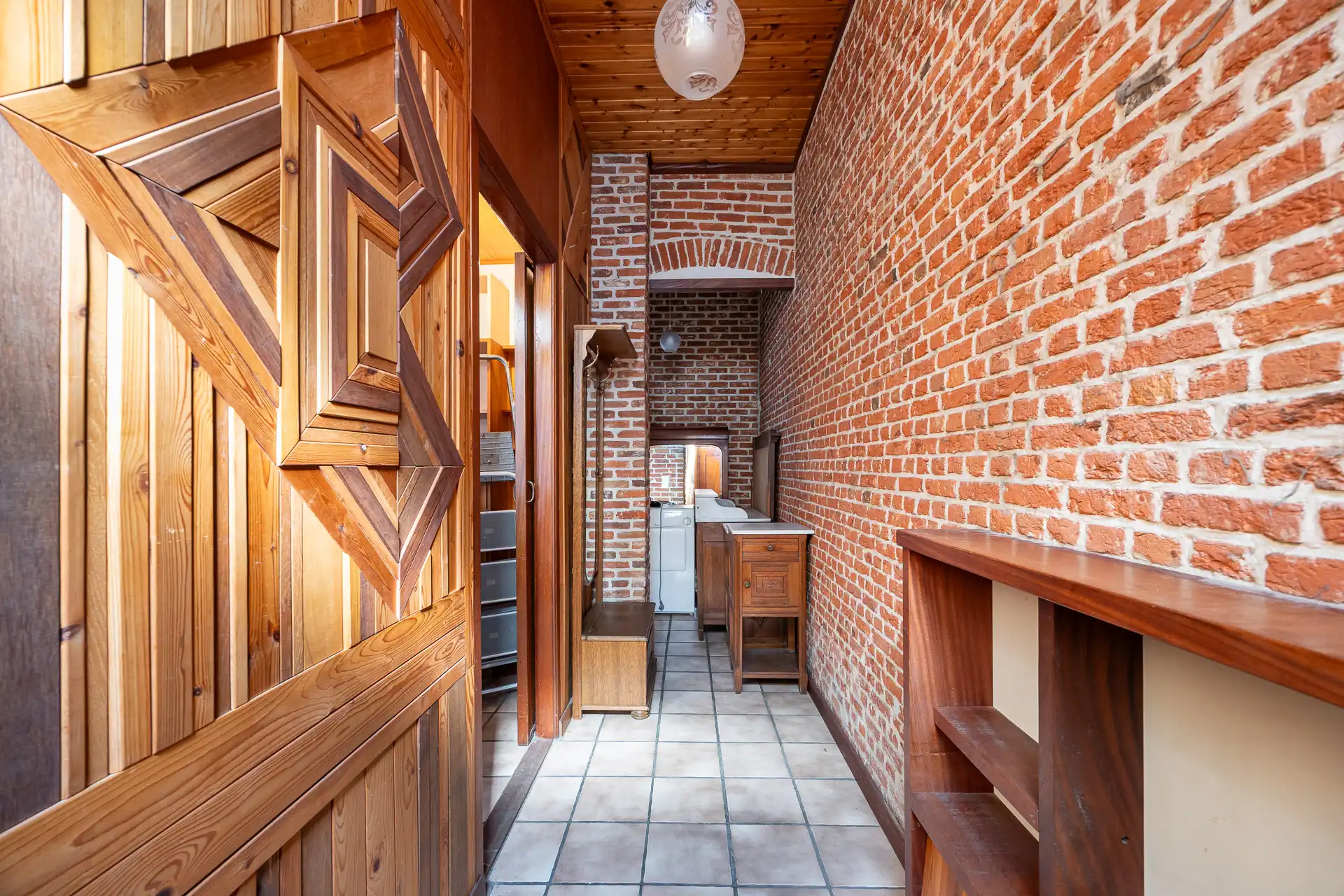 Charmante, centraal gelegen woning met tuinhuis foto 2
