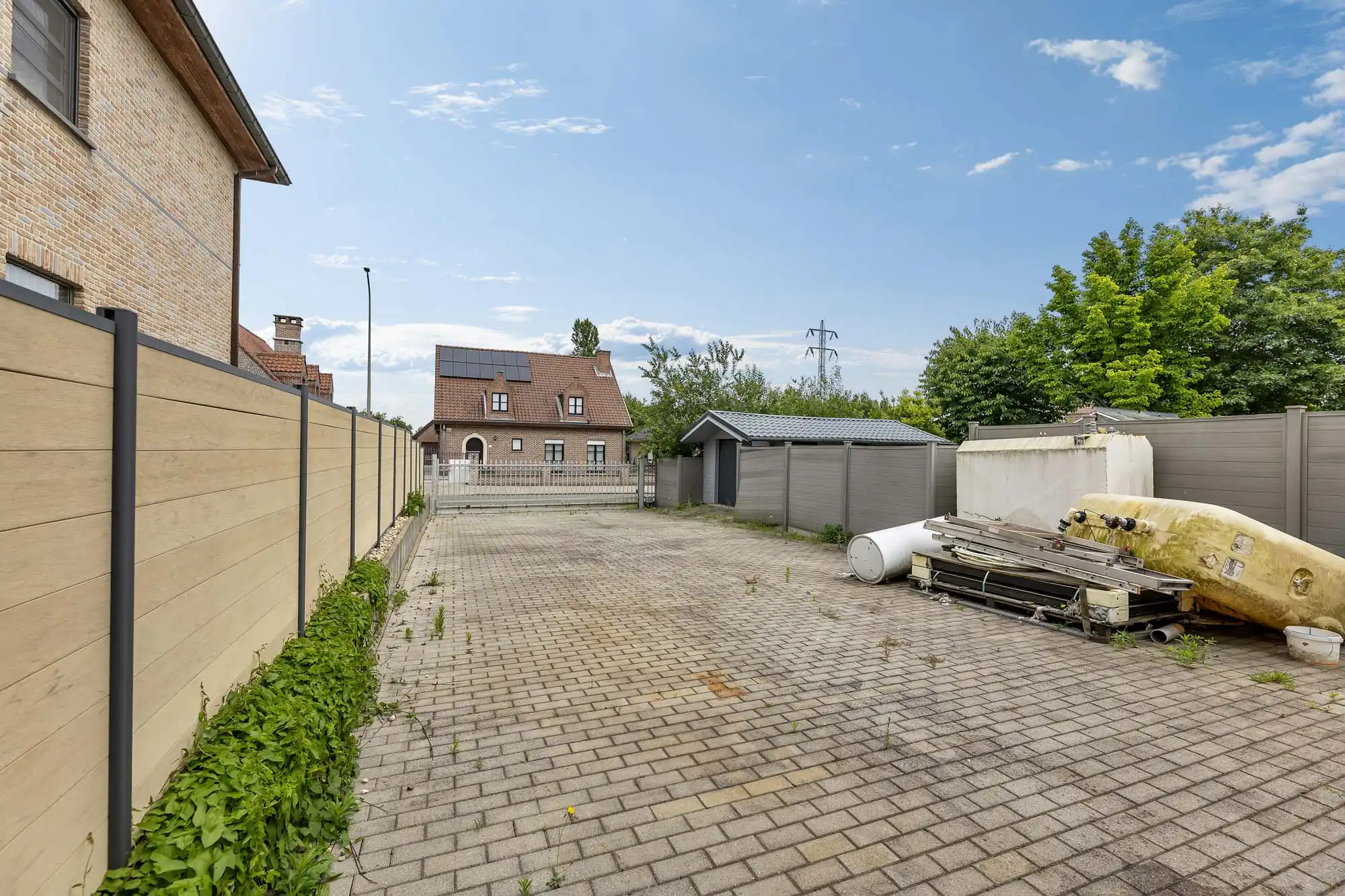 UNIEKE BUITENKANS! Instapklare bungalow met loods/bouwgrond foto 3