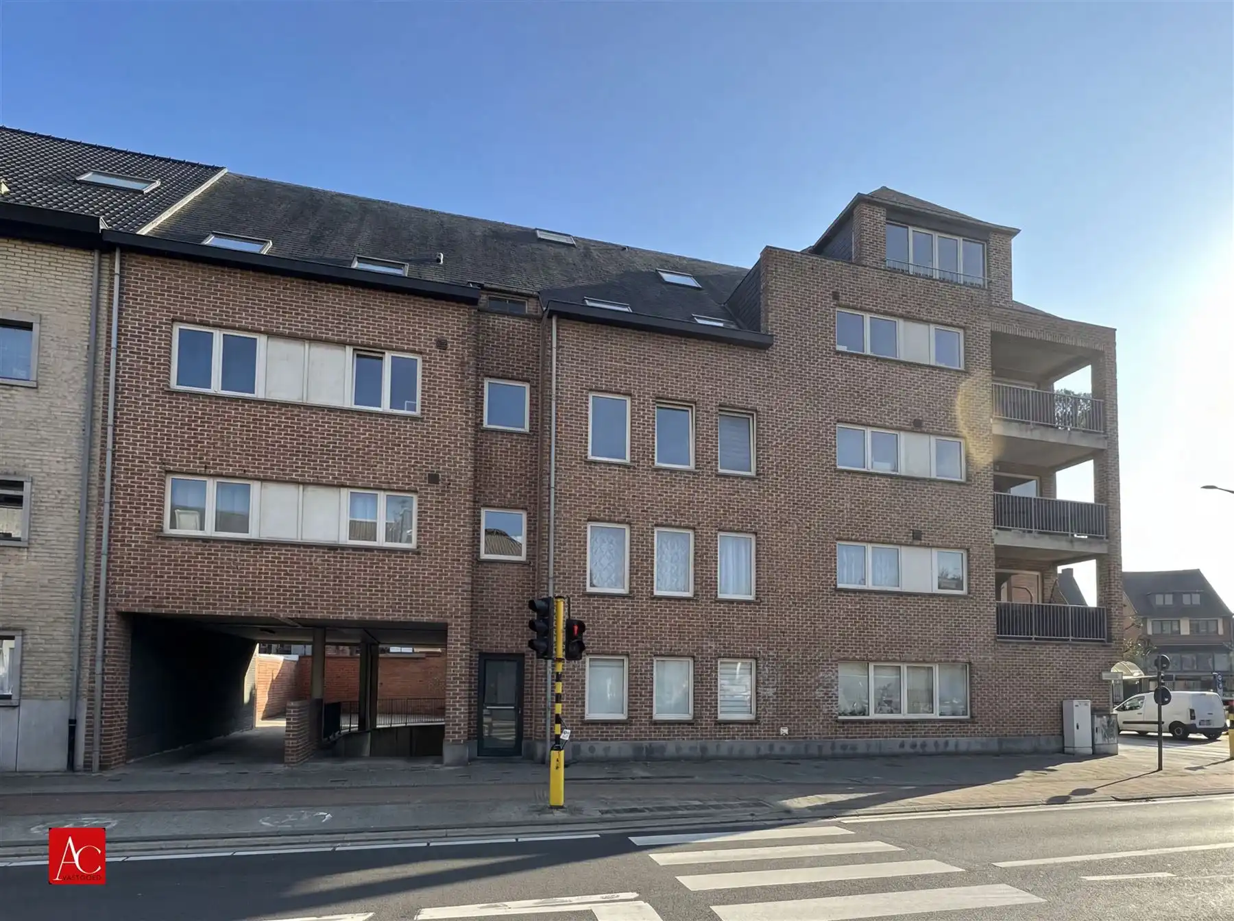 Appartementsgebouw met 12 entiteiten  foto 3
