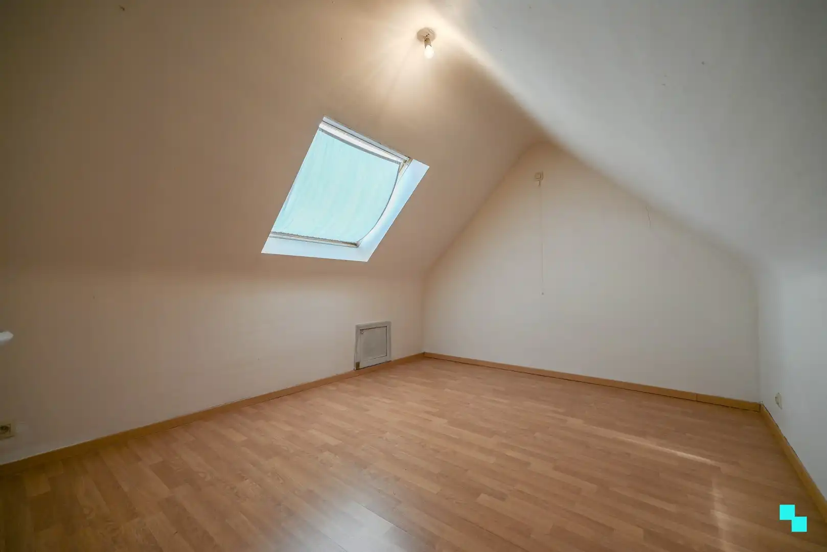 Ruim appartement met garagebox in hartje Izegem foto 14