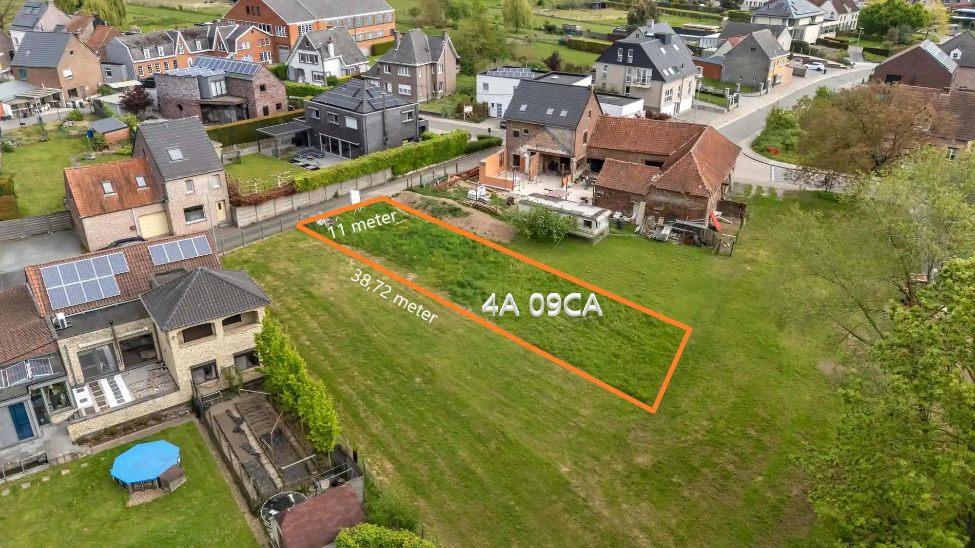 Rustig gelegen bouwgrond op toplocatie foto {{pictureIndex}}