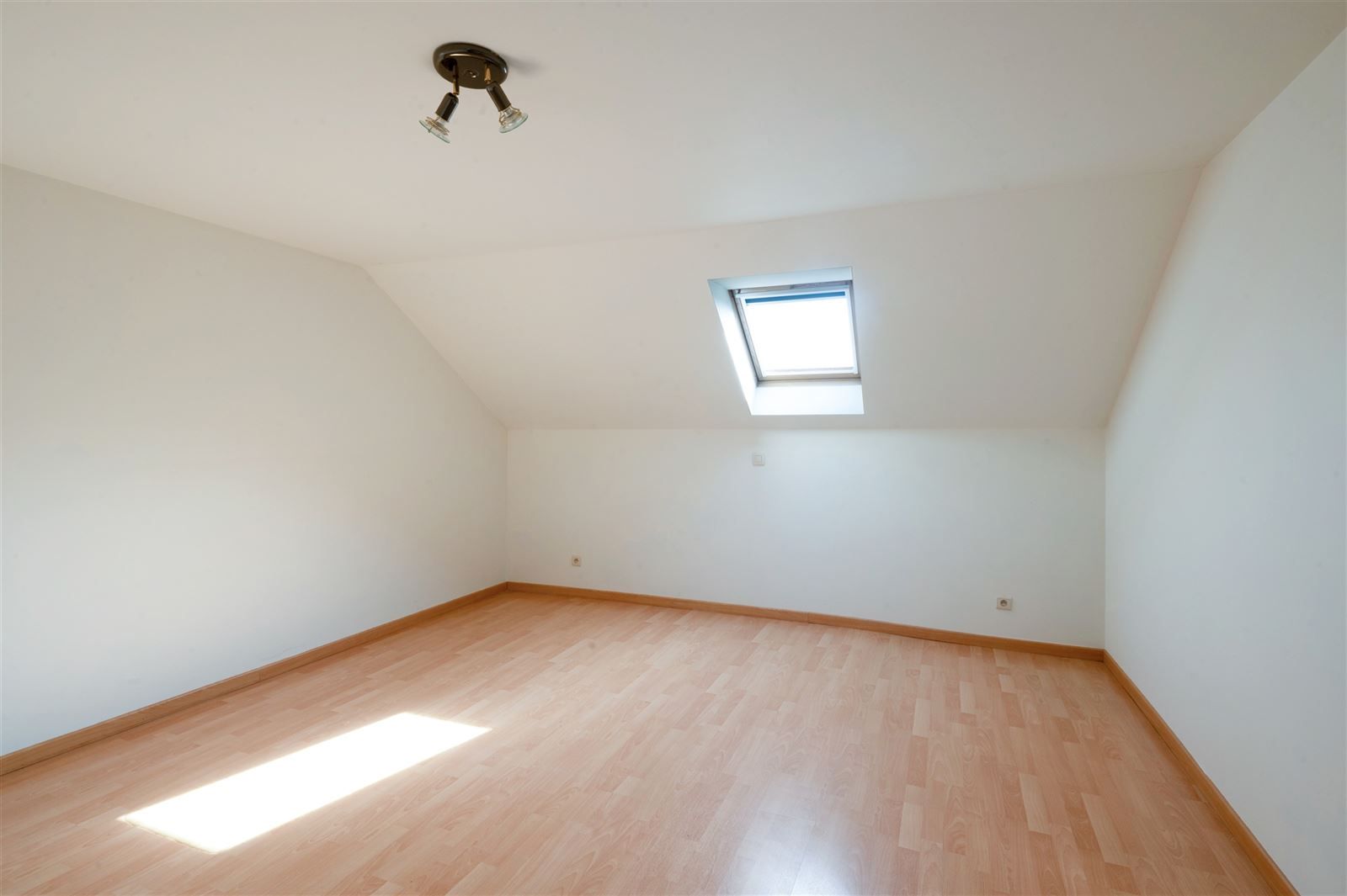 Instapklare woning met 2 slaapkamers  en privé parking/terras foto 8