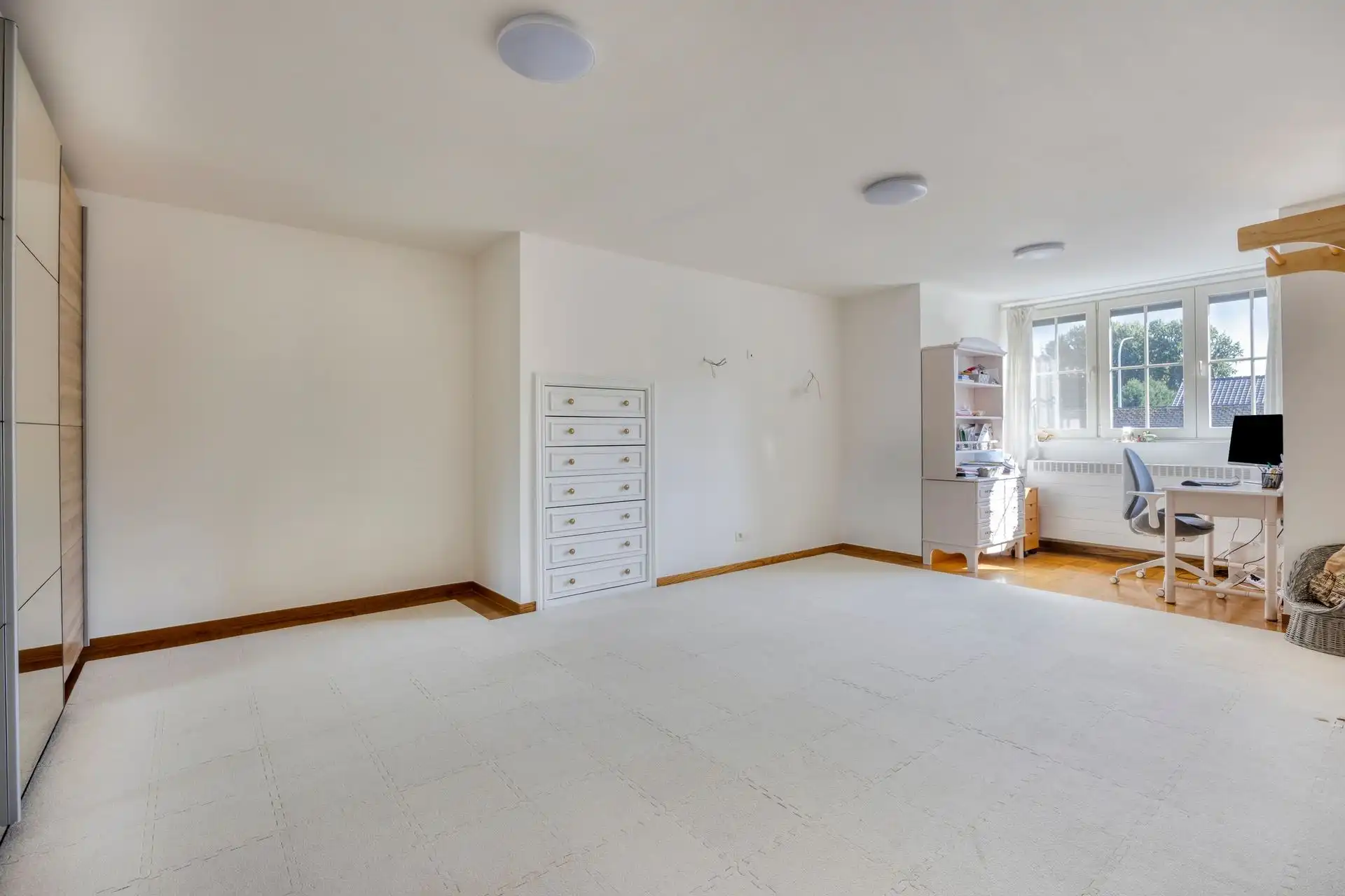 Prachtig gerenoveerde villa in de Zonnebos wijk foto 24