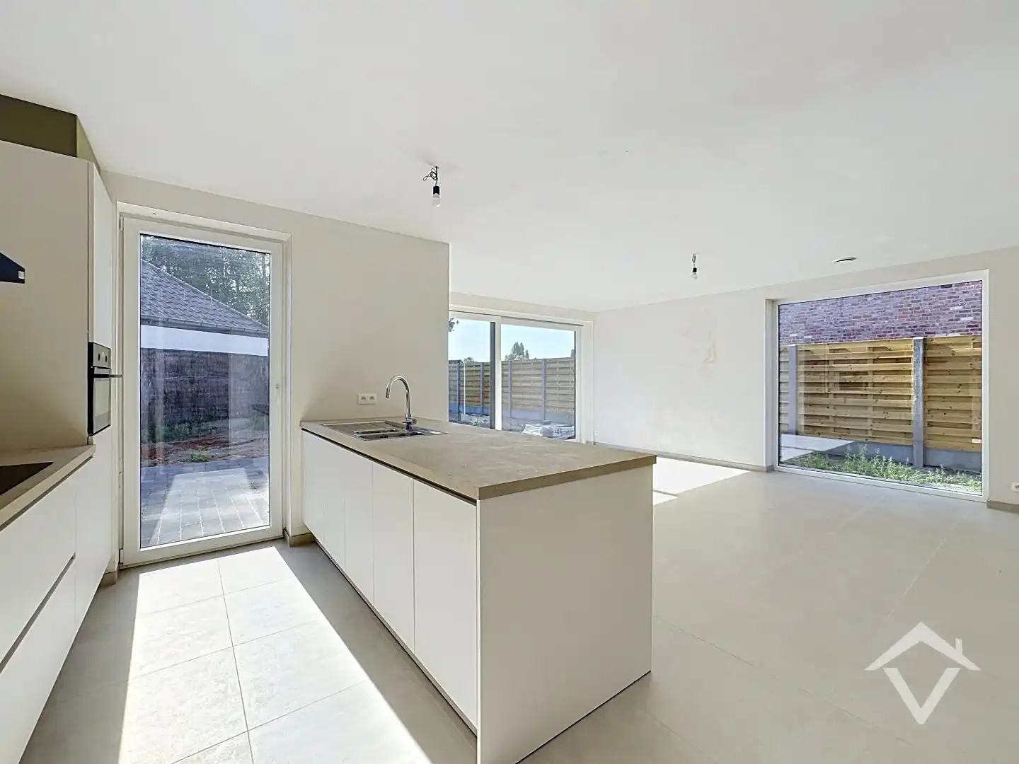 Alleenstaande nieuwbouwwoning met 3 slaapkamers en carport te Koekelare  foto 6