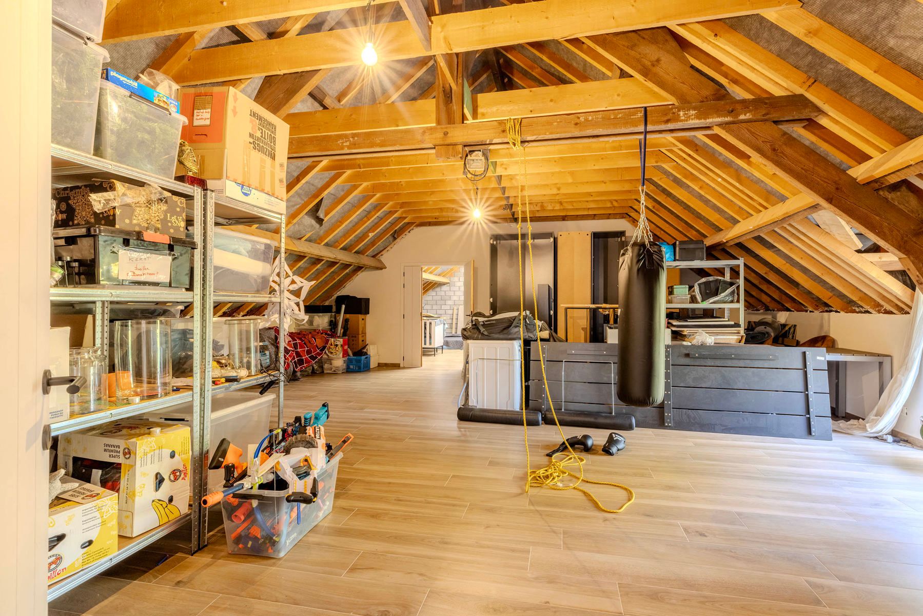 Gerenoveerde hoeve met 3slpk, 2bdk en tal van mogelijkheden foto 31