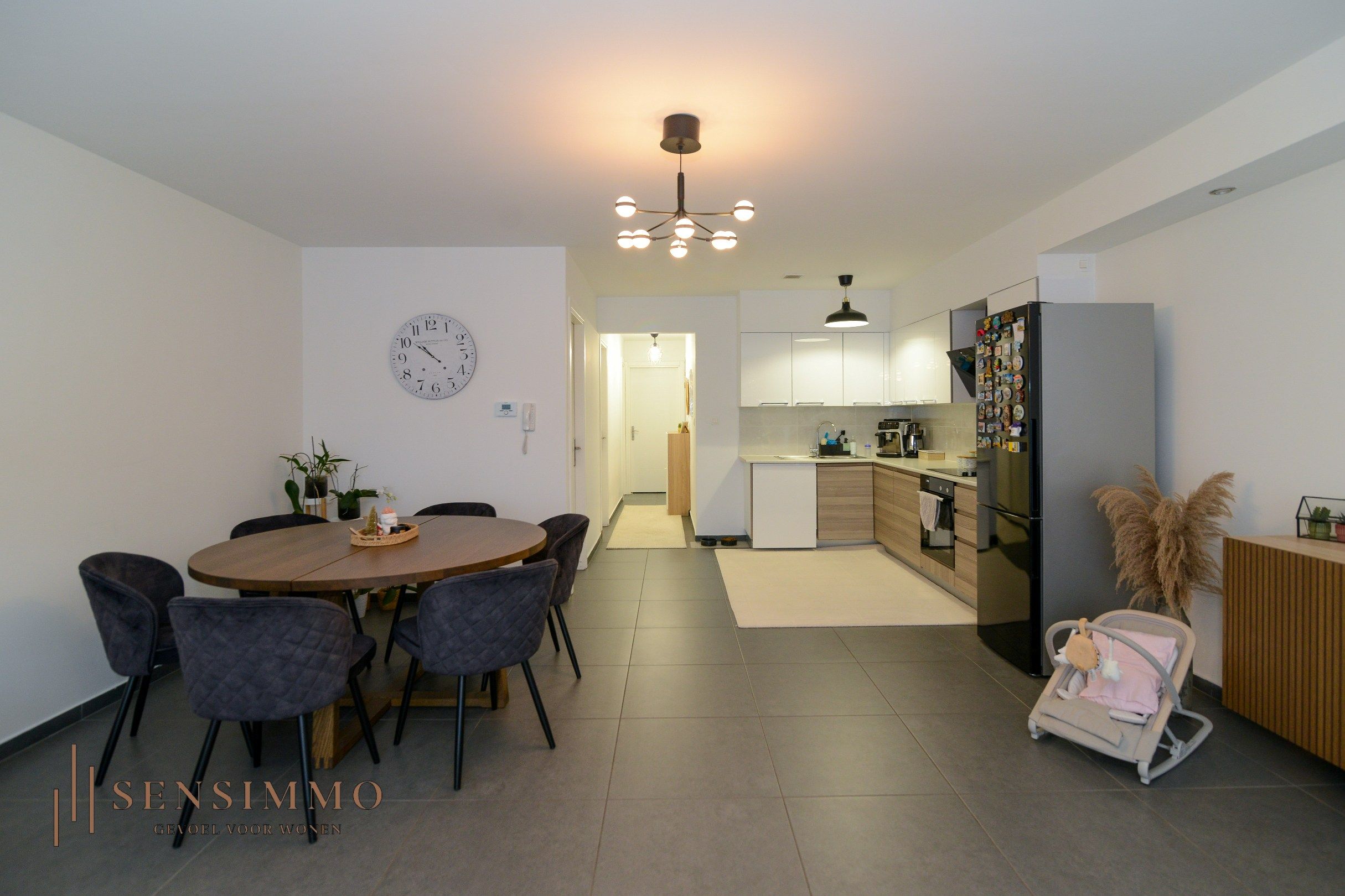 Gelijkvloers tweeslaapkamerappartement met tuin, parking en kelderberging foto 6