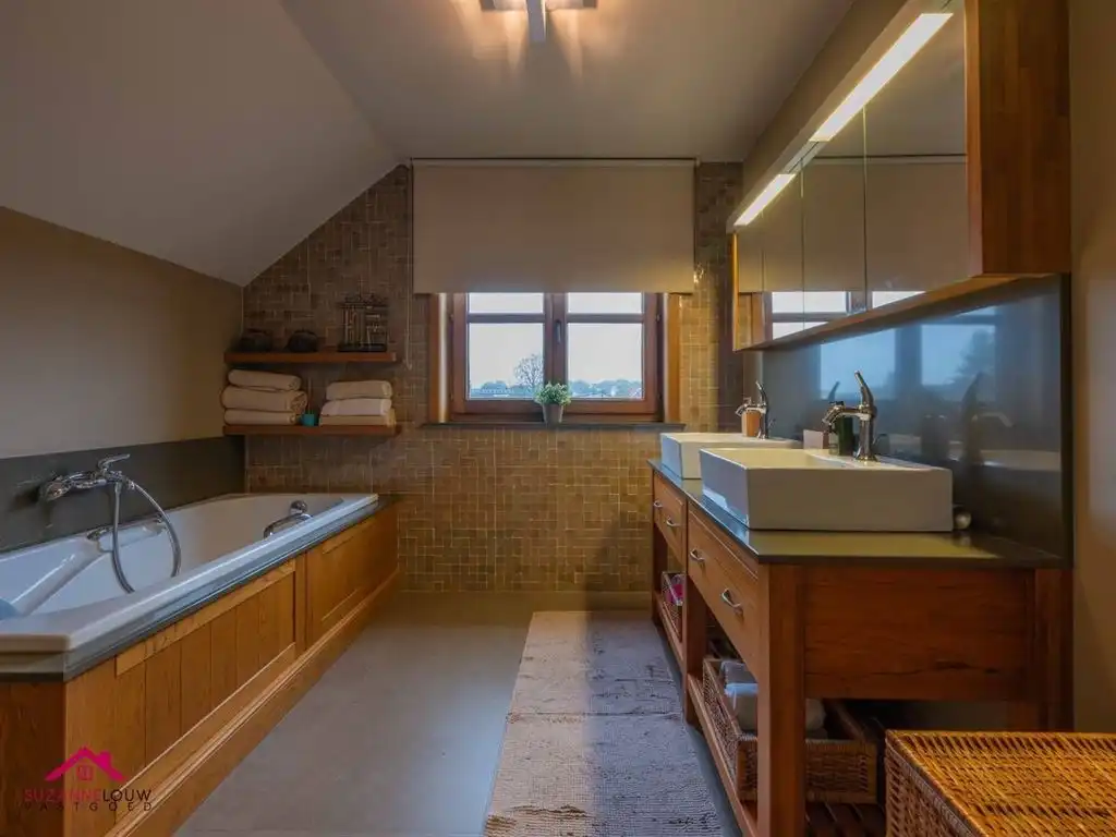 Charmante vrijstaande woning met sfeervol aangelegd terras foto 45