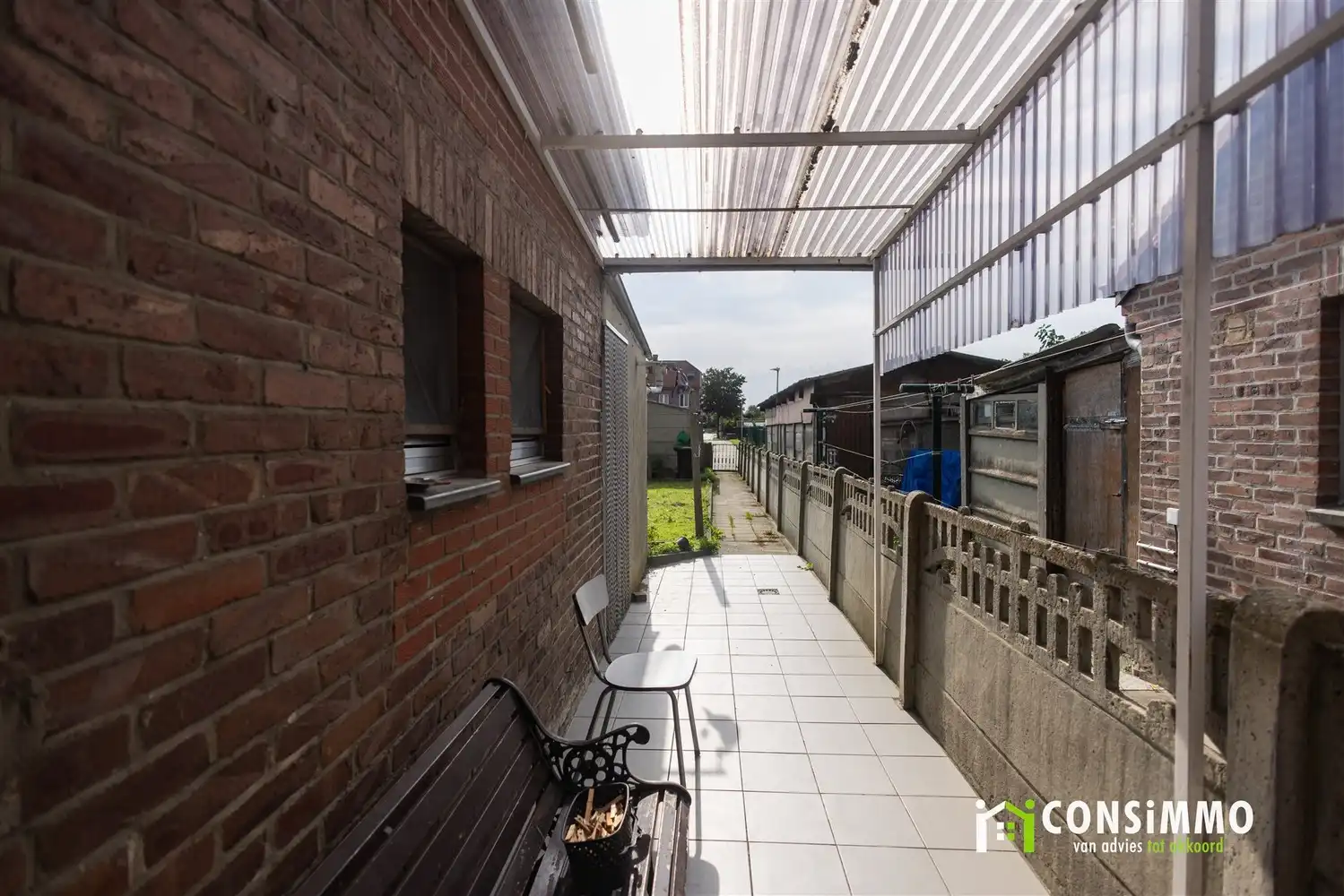 Te renoveren gezinswoning met 4 slaapkamers, tuin en garage in Genk-Zwartberg foto 22