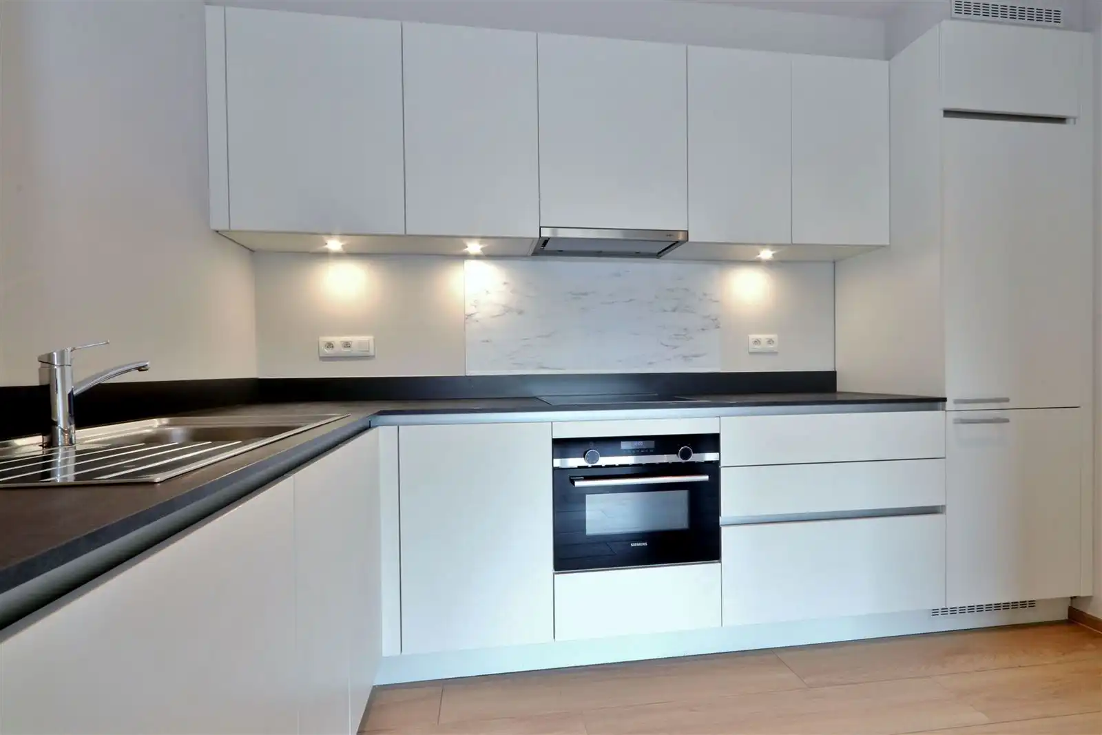 Luxe appartement (lift) met 2 slaapkamers, 2 badkamers en zeer groot terras  foto 6