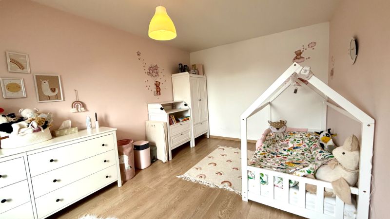 Charmante woning in fermettestijl met drie slaapkamers en mooie tuin foto 14