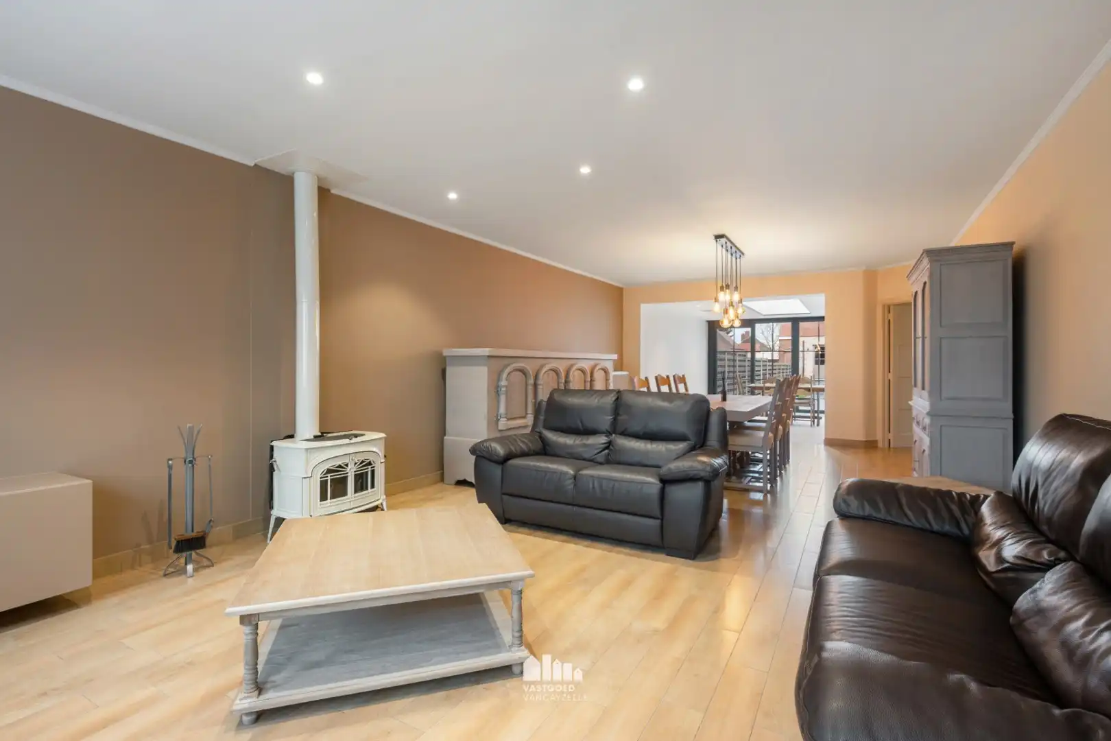 Instapklare, energiezuinige woning met tuin en dubbele garage in hartje Voormezele foto 5