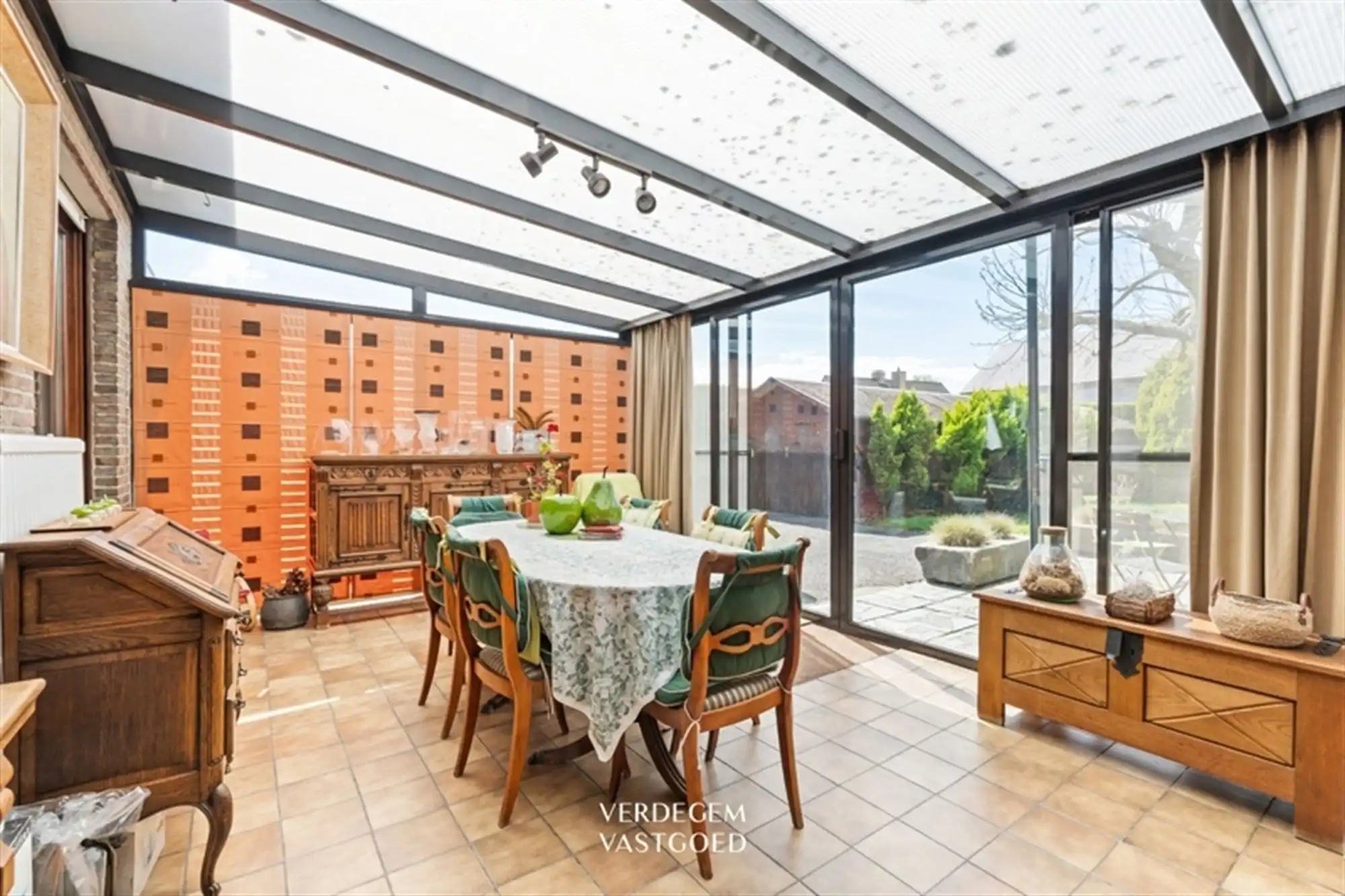 Vrijstaande woning met 3 slaapkamers op ruim perceel van 1207m² foto 8