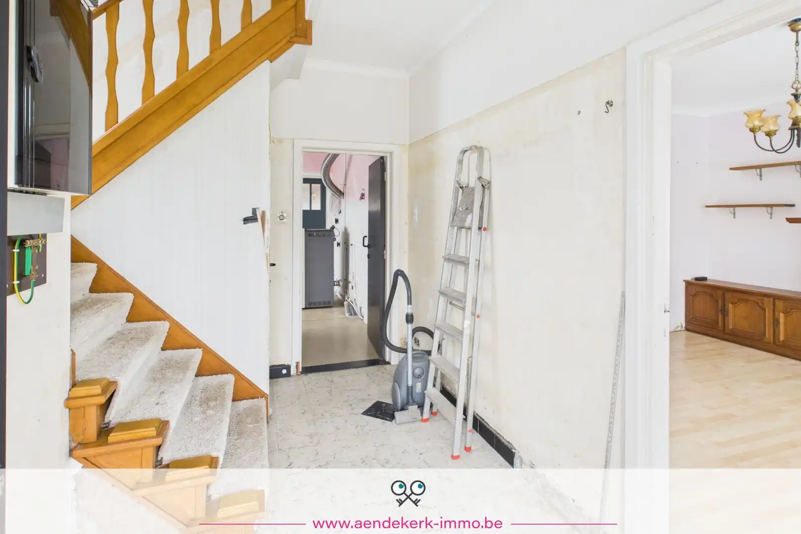 Rustig gelegen, te renoveren, woning met 3 slaapkamers nabij het centrum van Bree  foto 2