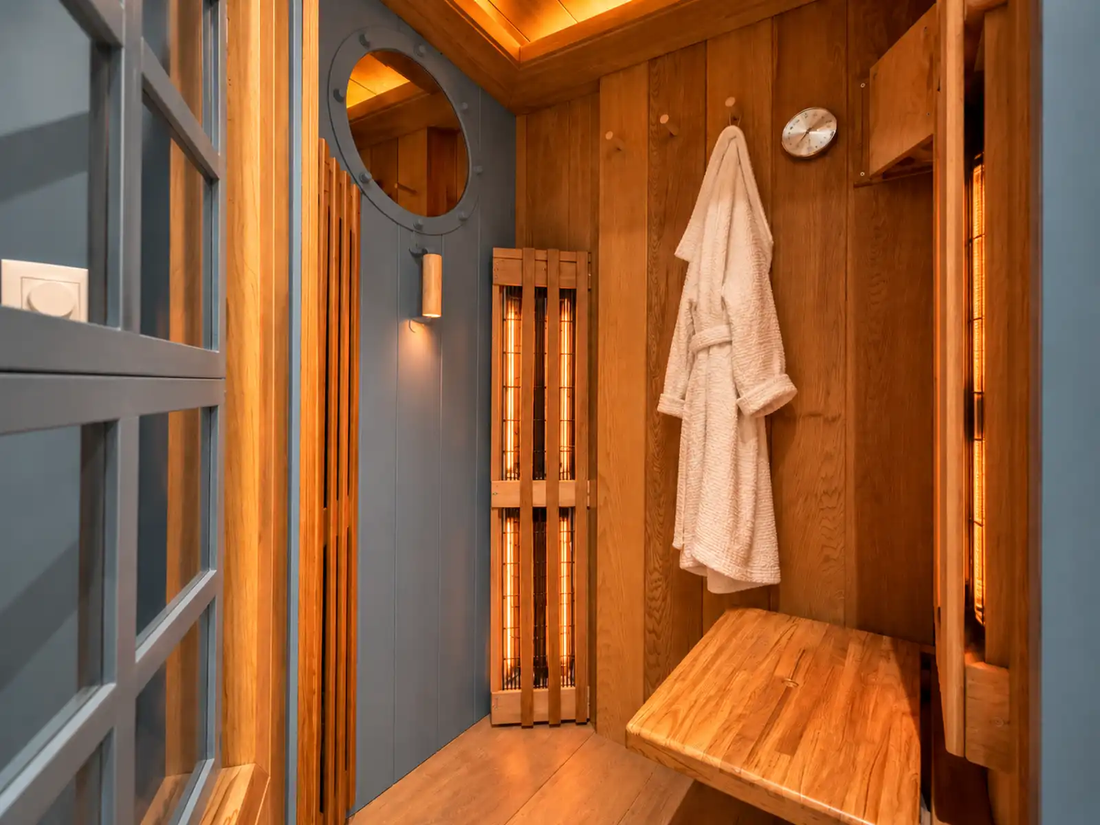 Authentiek appartement met warme uitstraling nabij de zee  foto 15