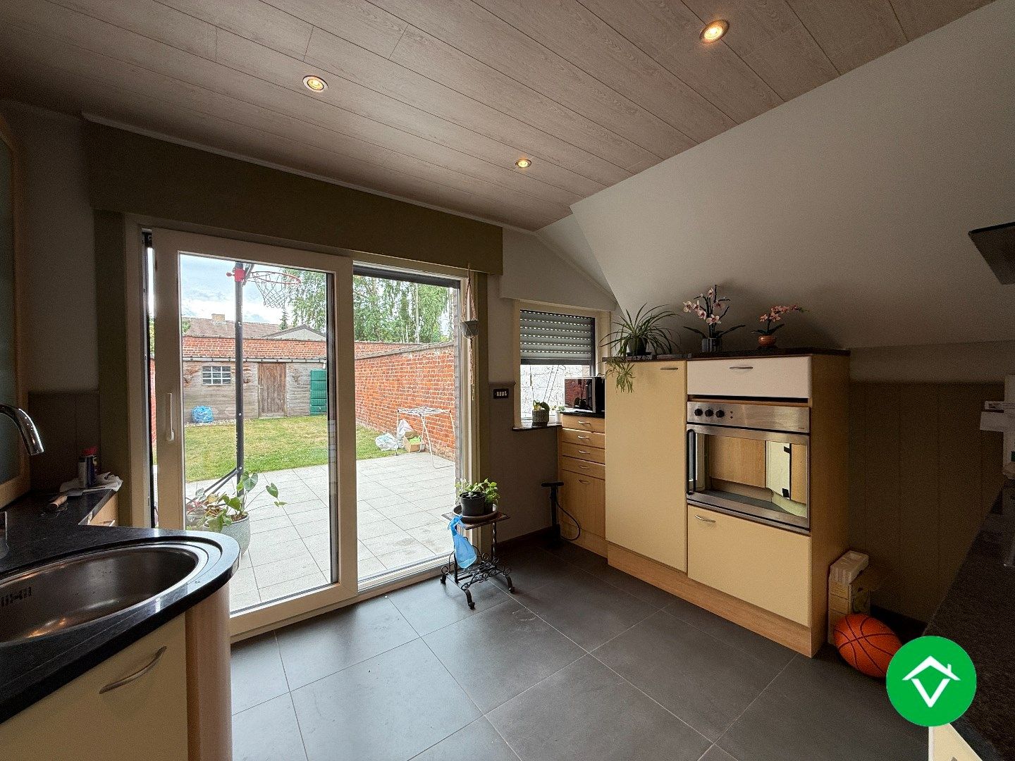 Rijwoning met 3 slaapkamers en tuin te Izegem foto 8