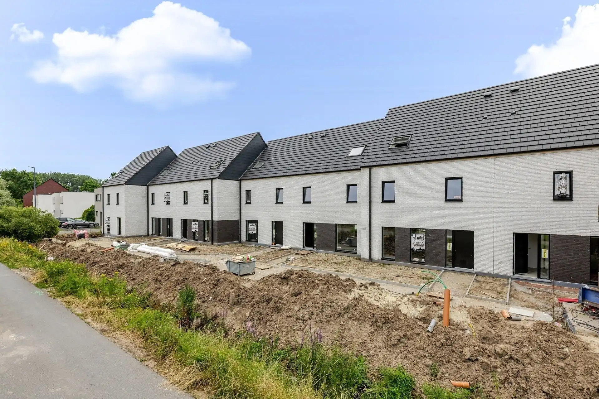 Nieuwbouwwoning met 3 slaapkamers in een zeer rustige buurt foto 3
