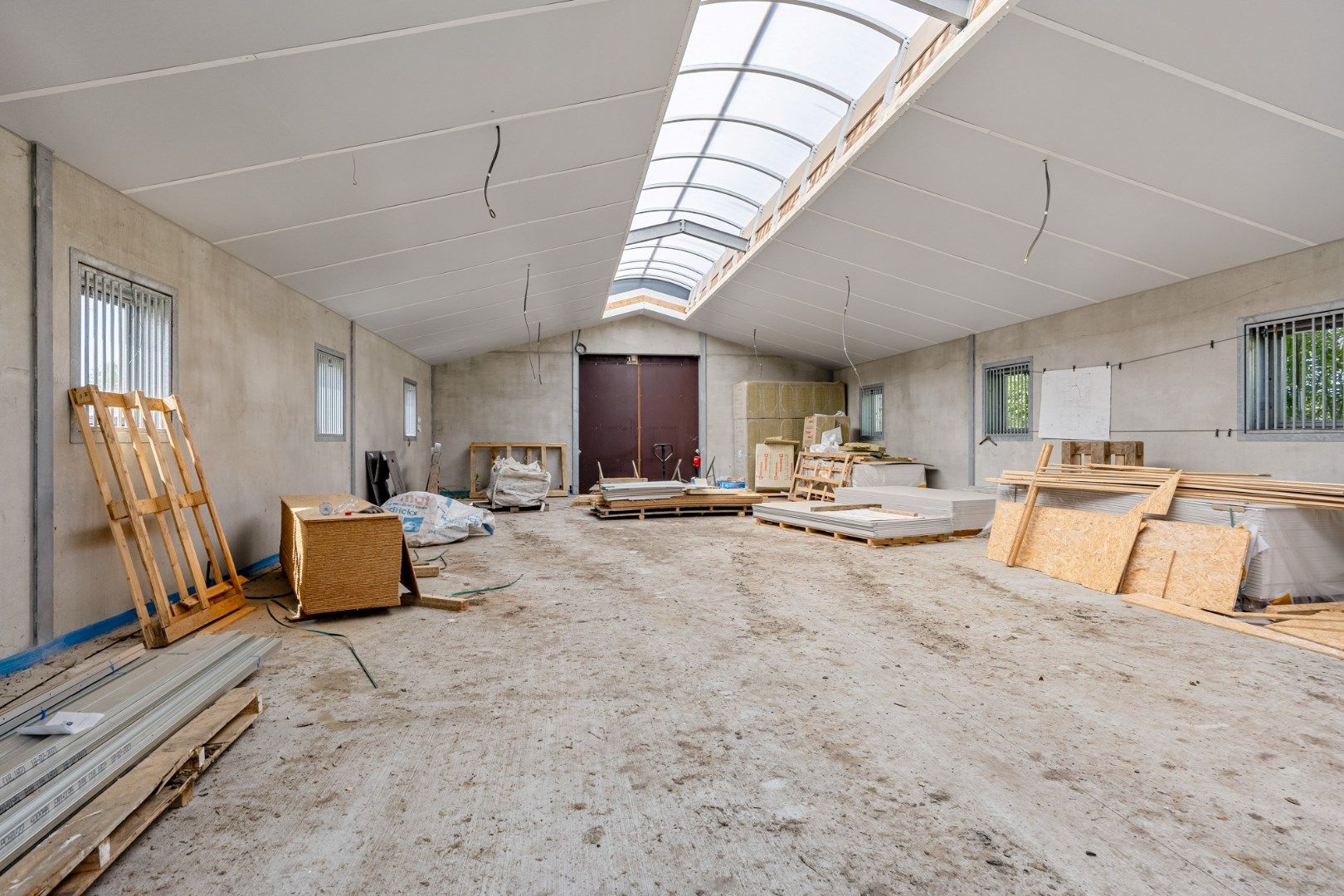 UNIEKE VIERKANTSHOEVE met paardenstallen op 7,34 hectare met vergunning voor zwembad en poolhouse foto 23