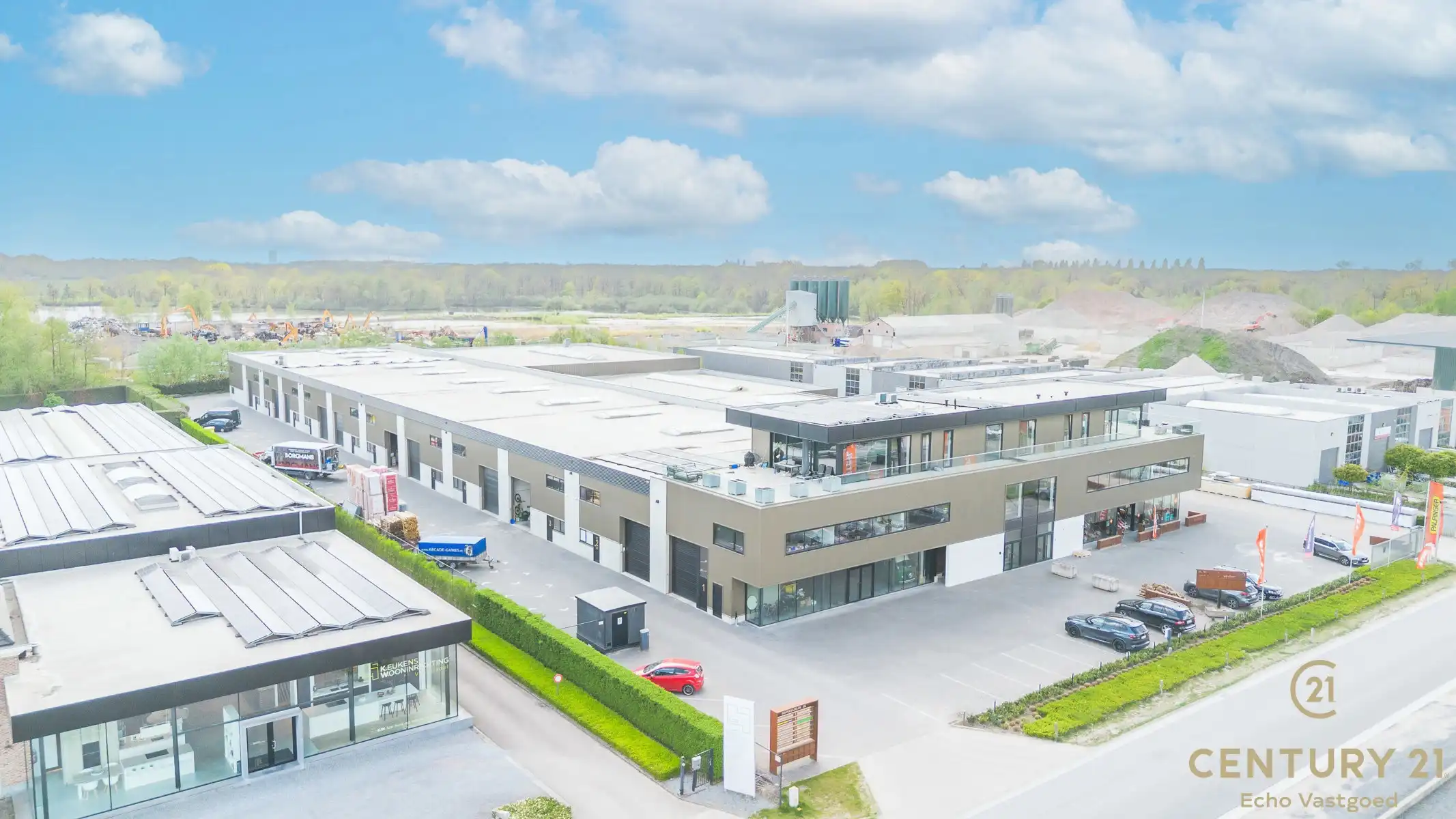 Kwalitatieve, recente KMO-unit op topligging!  foto 8