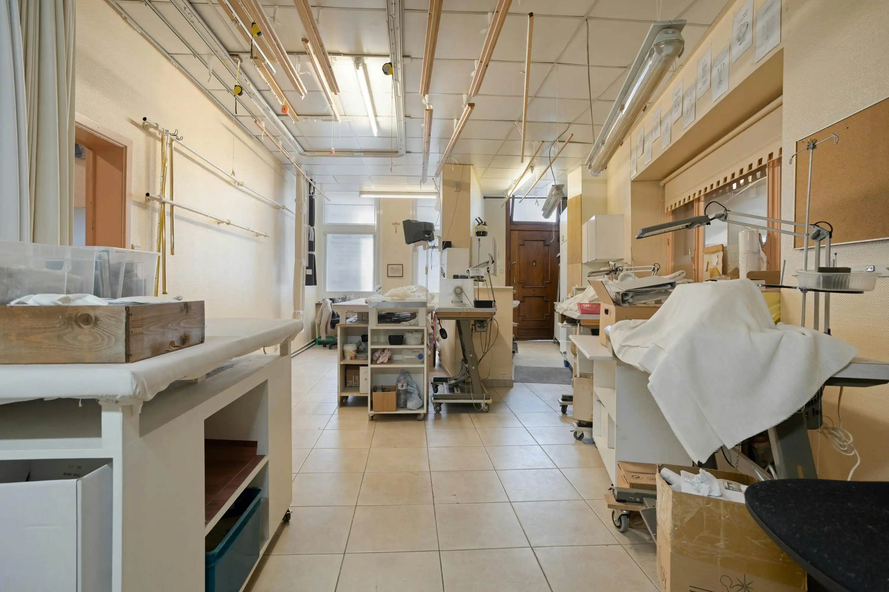 Ruim karaktervol huis van ca. 262 m² te Izegem. foto 14