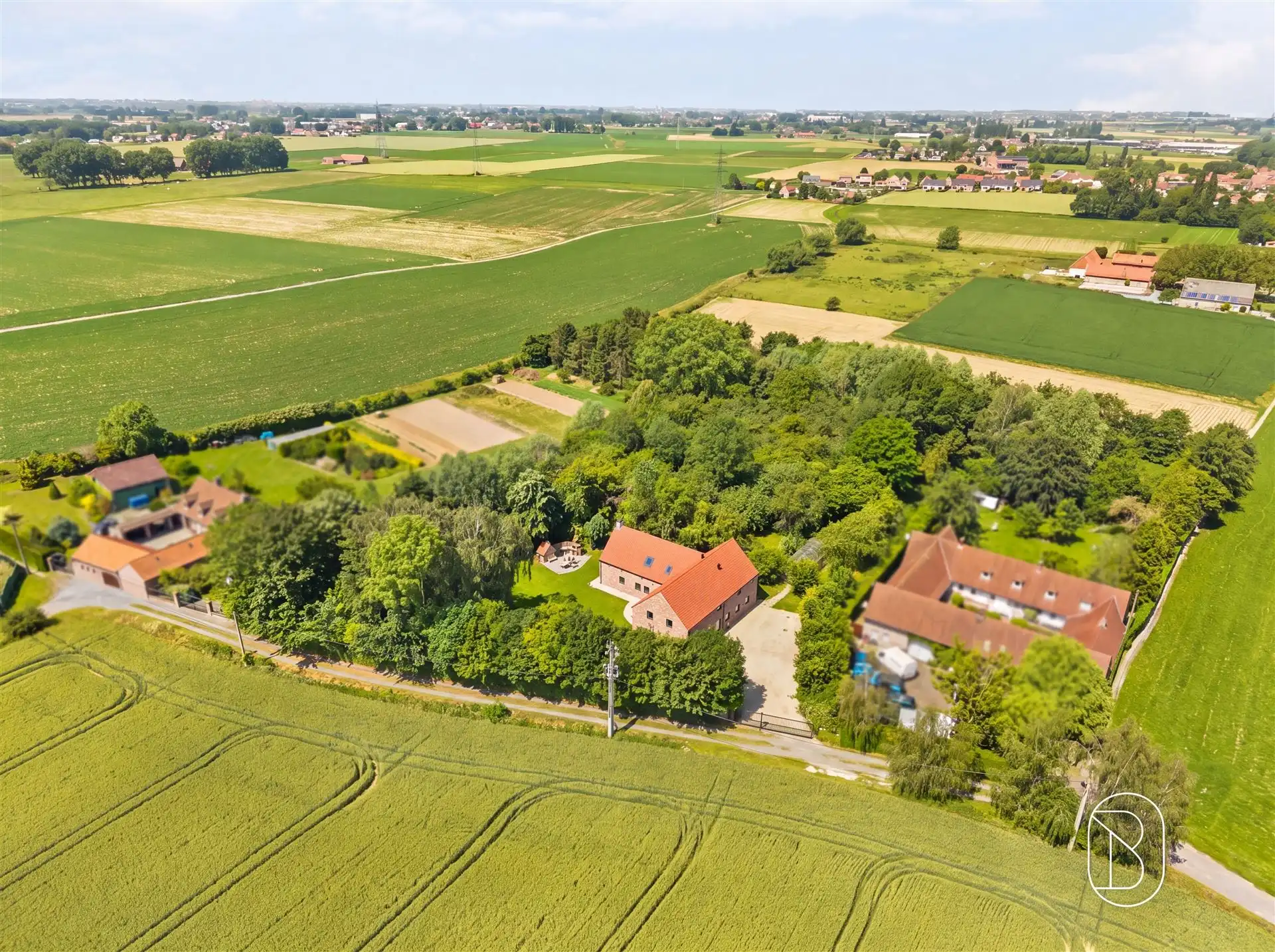 Uitzonderlijke af te werken villa woning op 5.600 m² foto 3