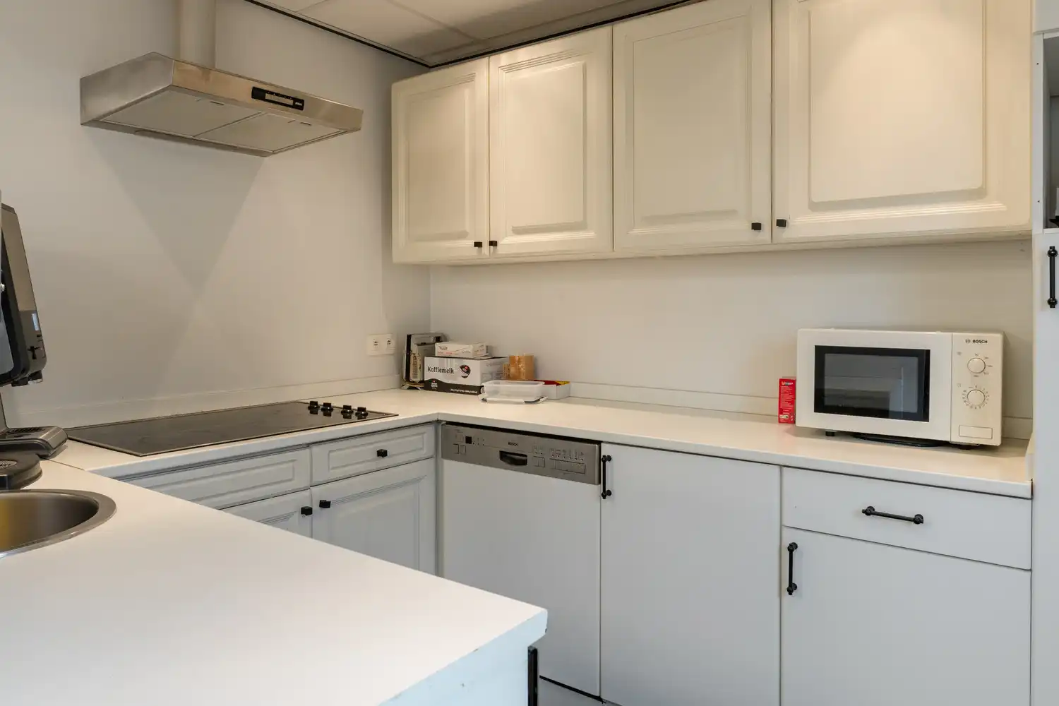 BEDRIJFSPAND MET CONCIERGEWONING foto 109