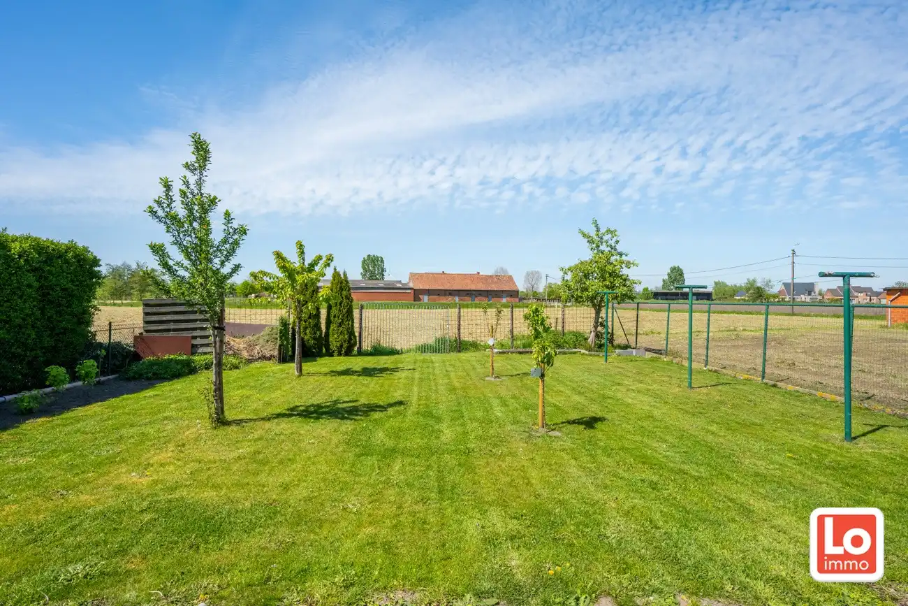 Landelijk gelegen half open woning met ruim bijgebouw (ca. 65m) en grote tuin met open zicht tussen Hijfte en Lochristi. foto 26
