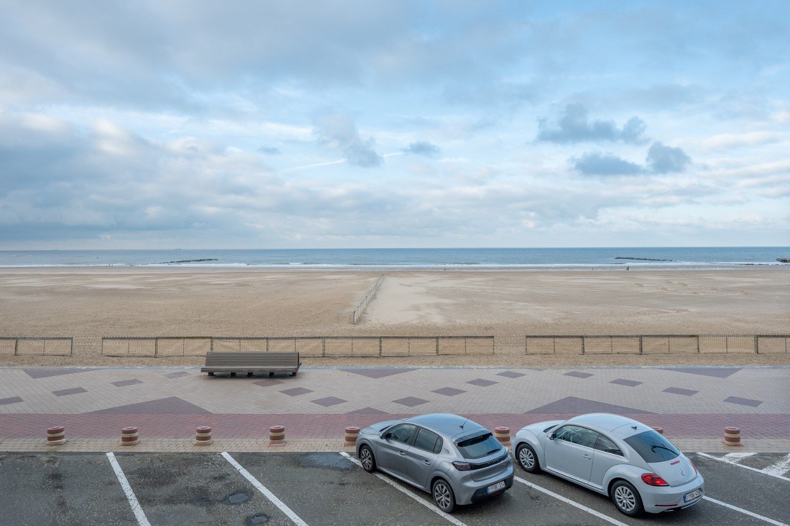 Ruim appartement op een eerste verdieping op de zeedijk Albertstrand met prachtig zeezicht foto 2