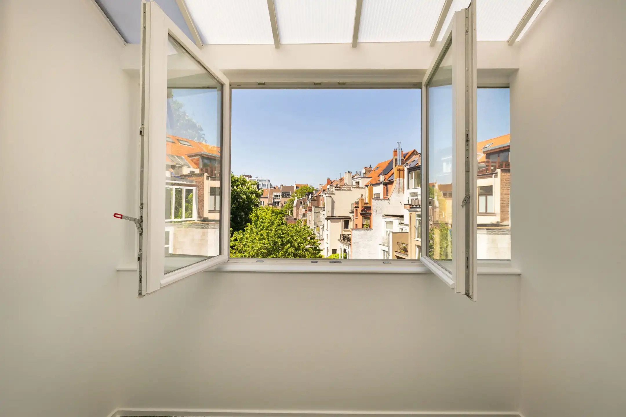 Volledig gerenoveerd appartement met 2 slaapkamers  foto 15