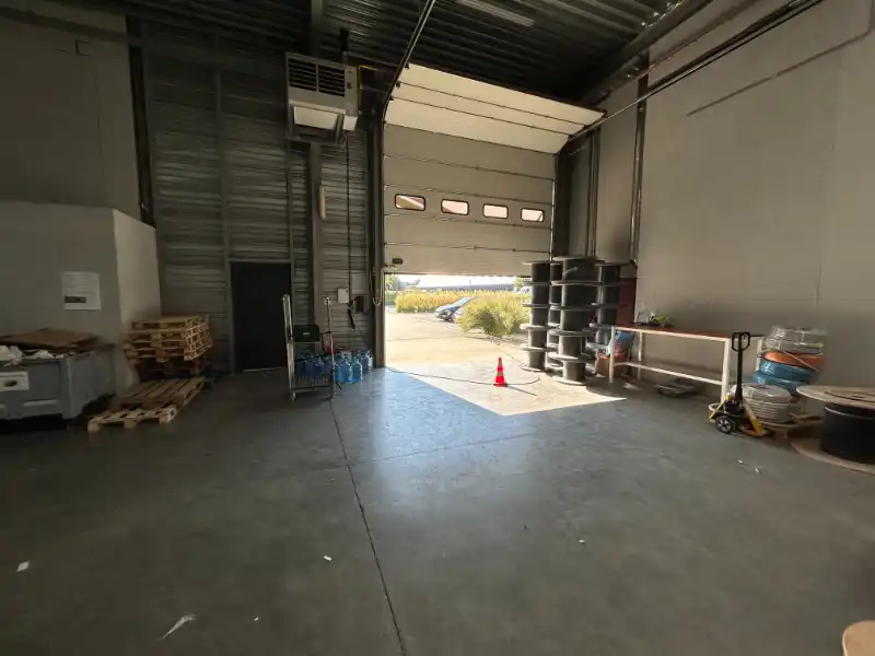 Magazijn (1.104 m²) met kantoorruimte (206 m²) – op toplocatie The Loop foto 6