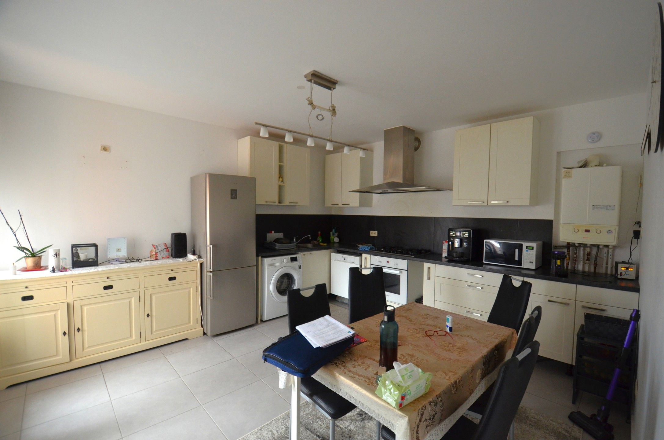 Zeer ruime woning met potentieel foto 13