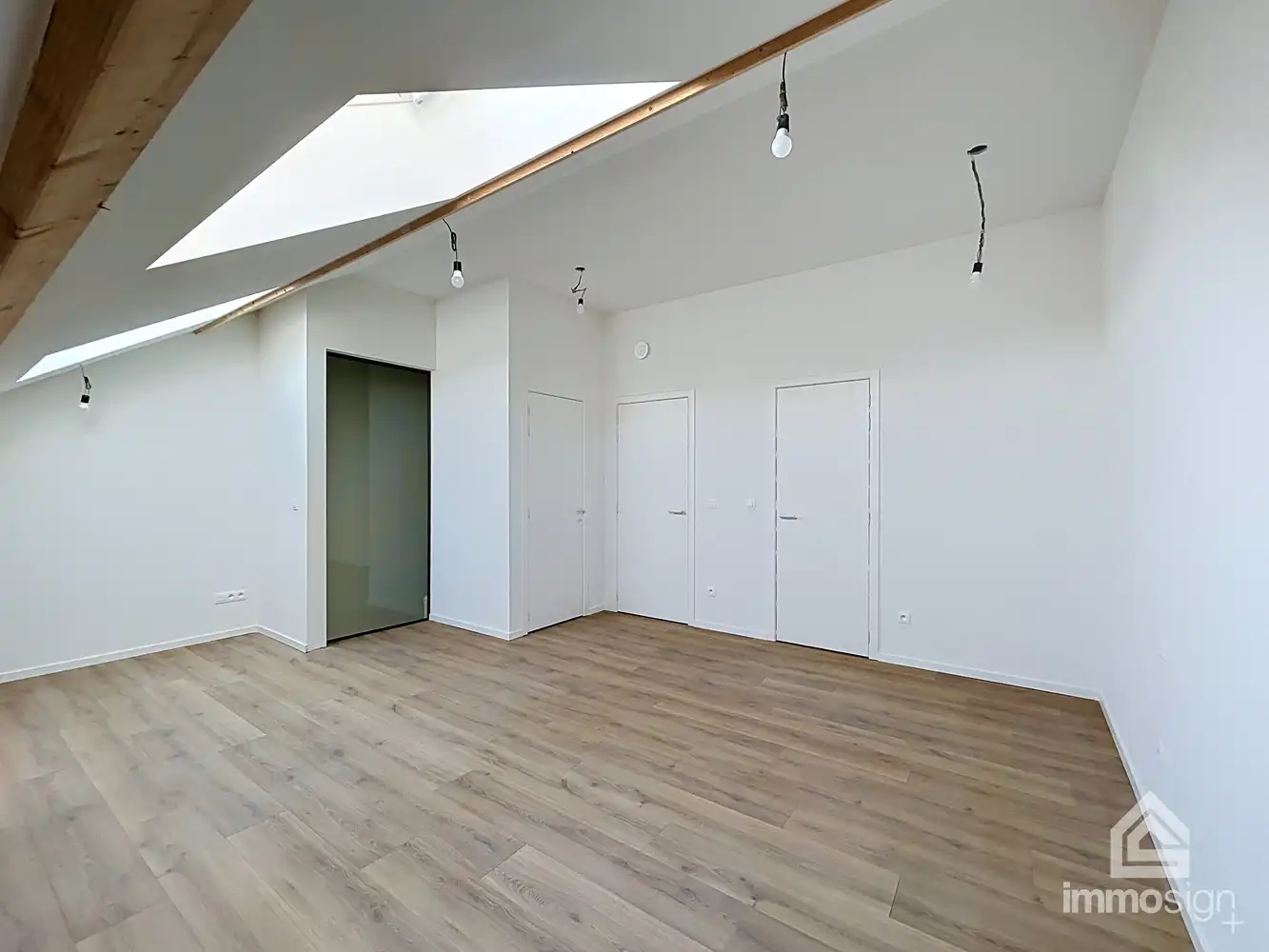 Volledig nieuwe stadswoning achter charmante gevel met stadstuin, 3 slaapkamers, 2 badkamers in Bree centrum! foto 45