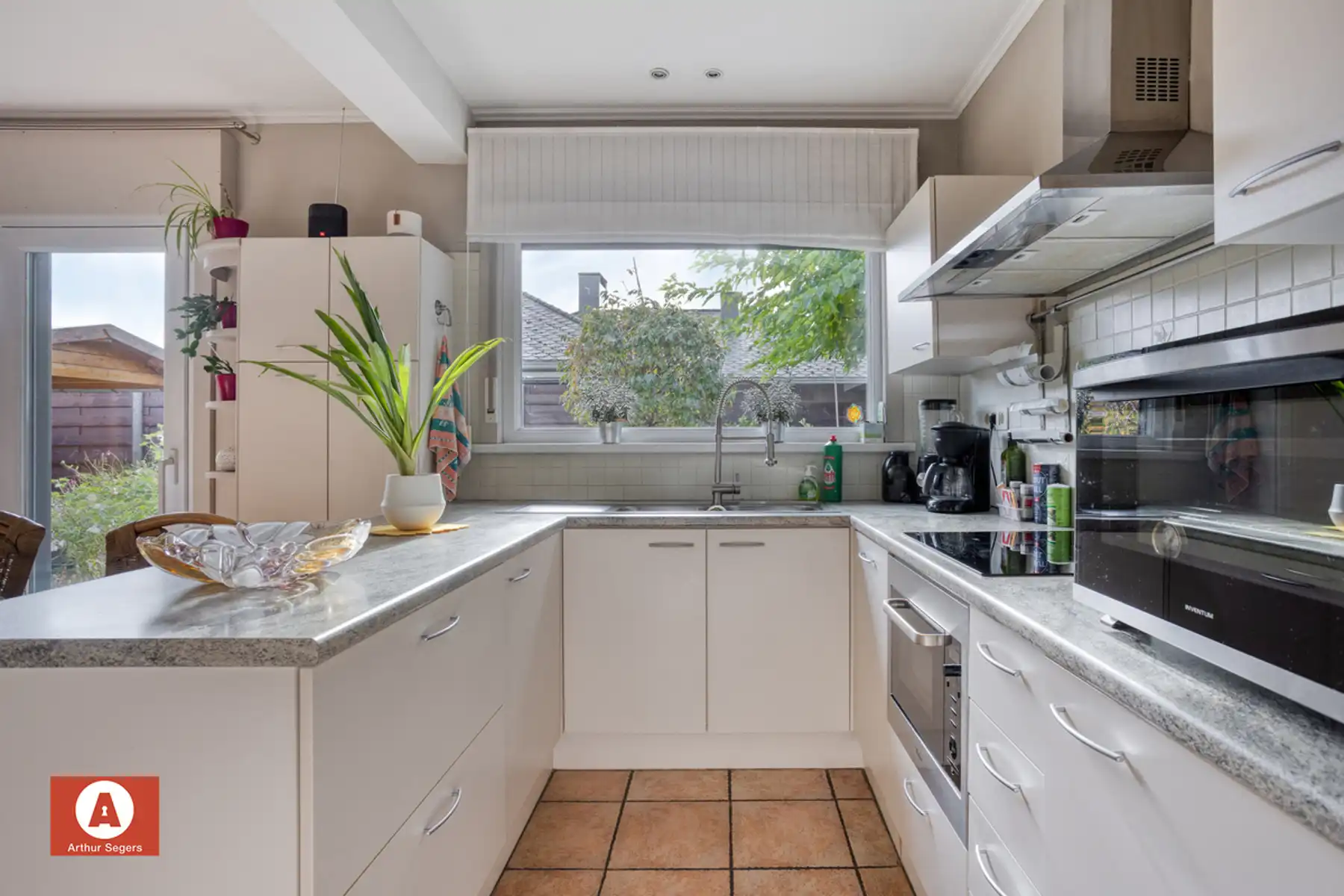 IN OPTIE - Rustig gelegen, instapklare en perfect onderhouden Bungalow. foto 11