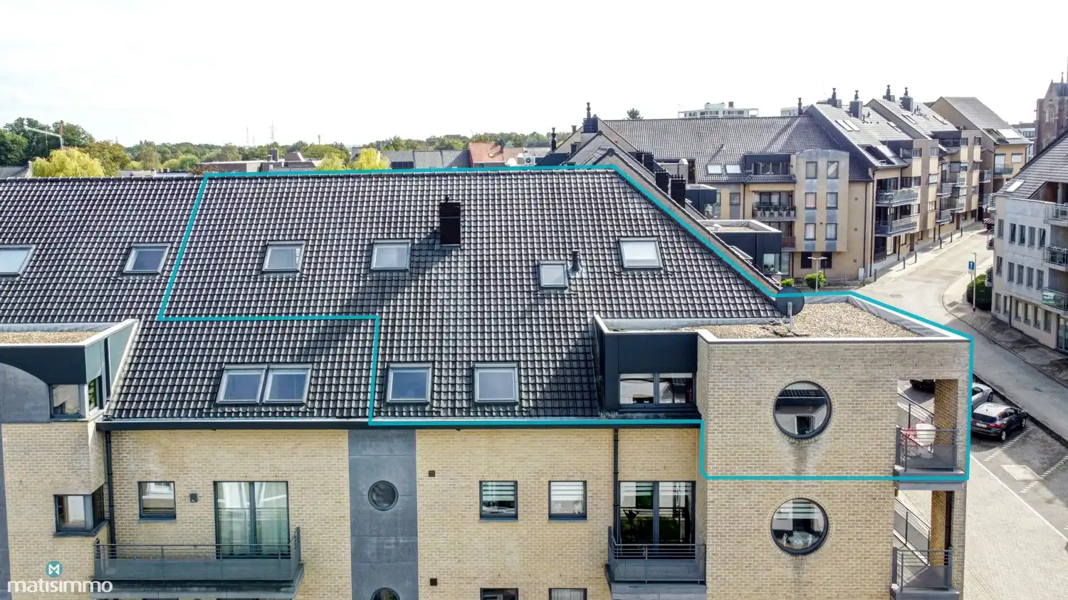 ZEER RUIM EN MODERN DUPLEXAPPARTEMENT (234M²) MET 5 SLAAPKAMERS, 2 BADKAMERS, 2 TERRASSEN, 2 KELDERS, DUBBELE GARAGE (60M²) (+ OPTIONEEL GARAGE) IN HET CENTRUM VAN LANAKEN foto 44