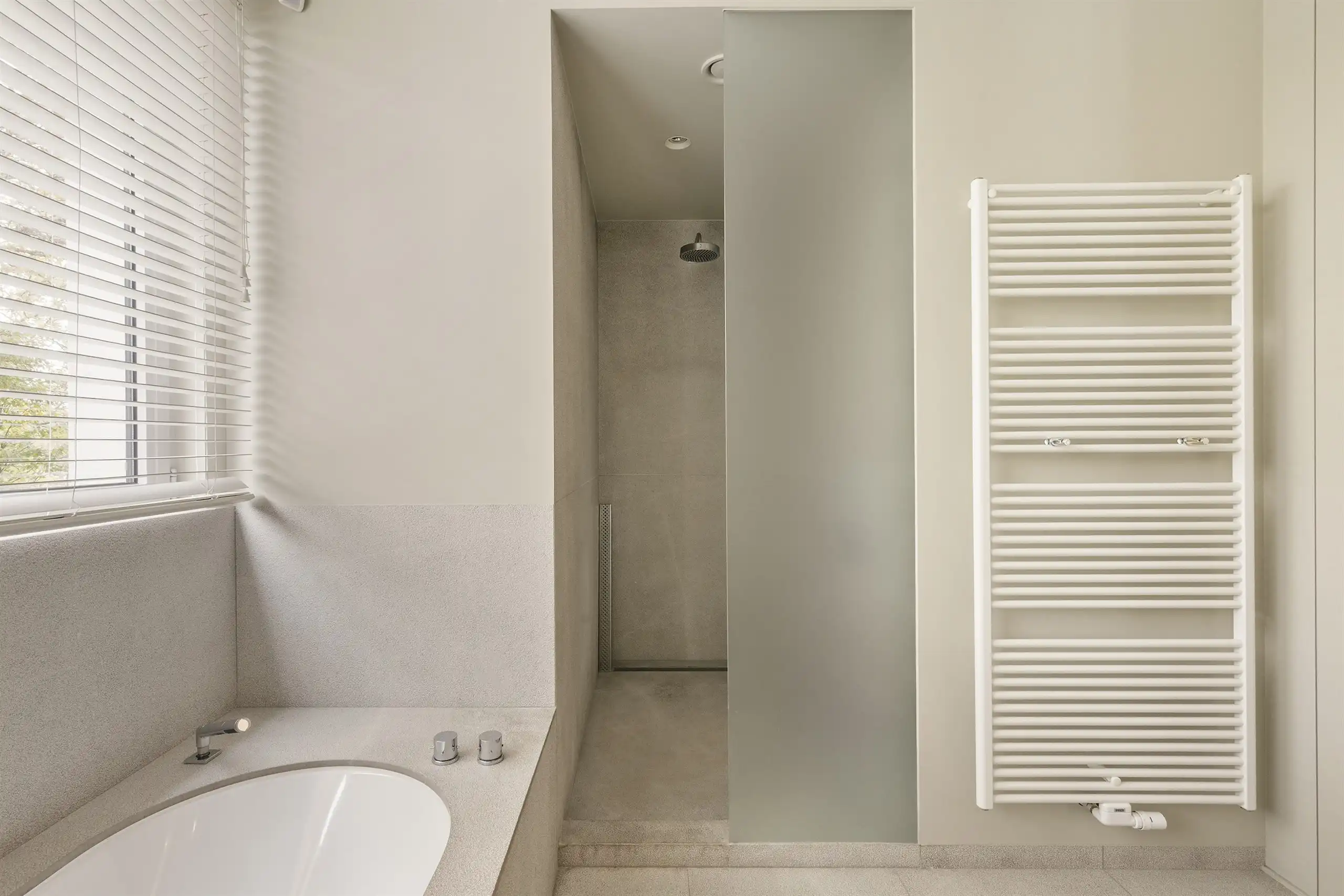 Machtig, prachtig luxe appartement met frontaal Leiezicht! foto 26