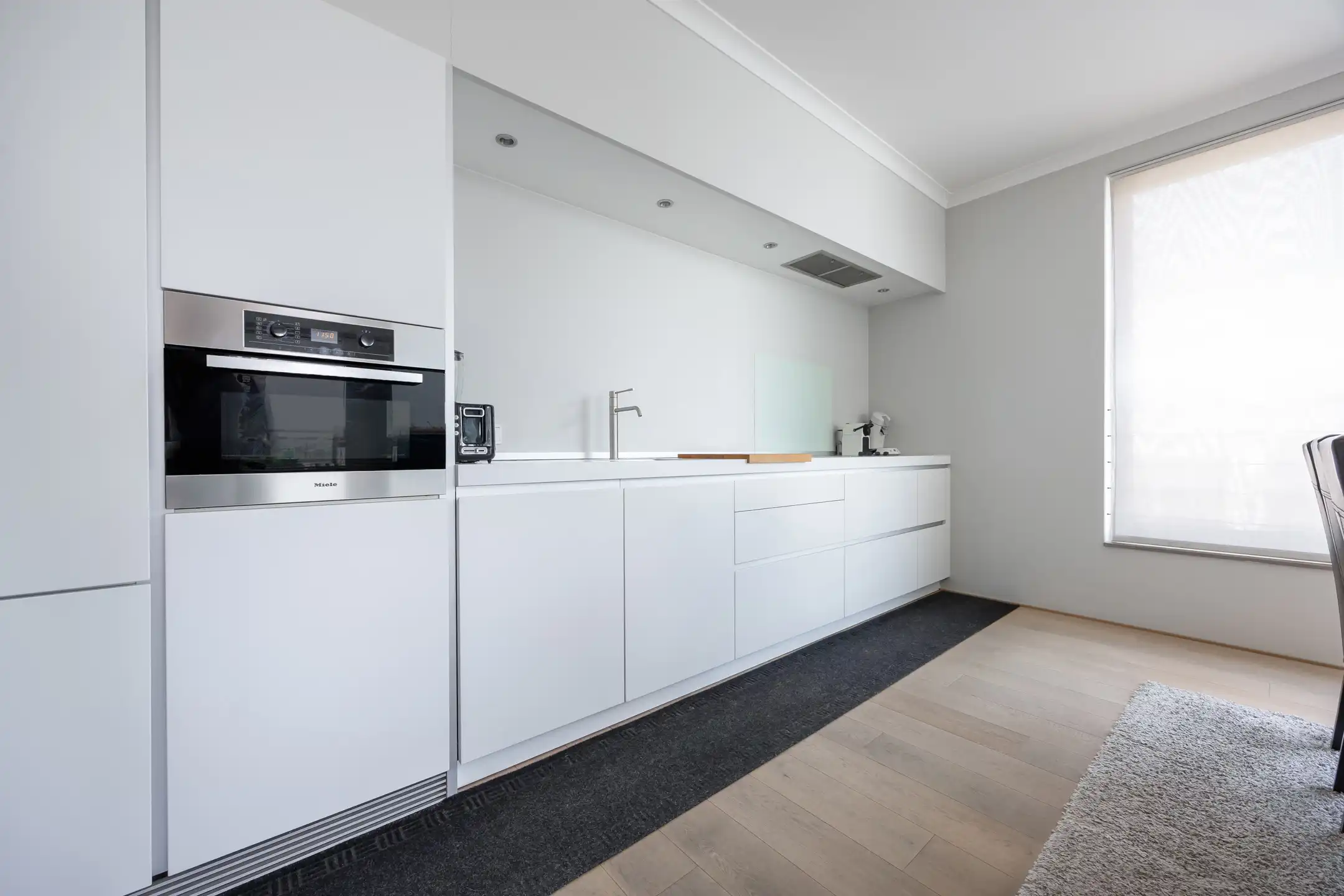 Stijlvol appartement met terras aan het Eilandje foto 3