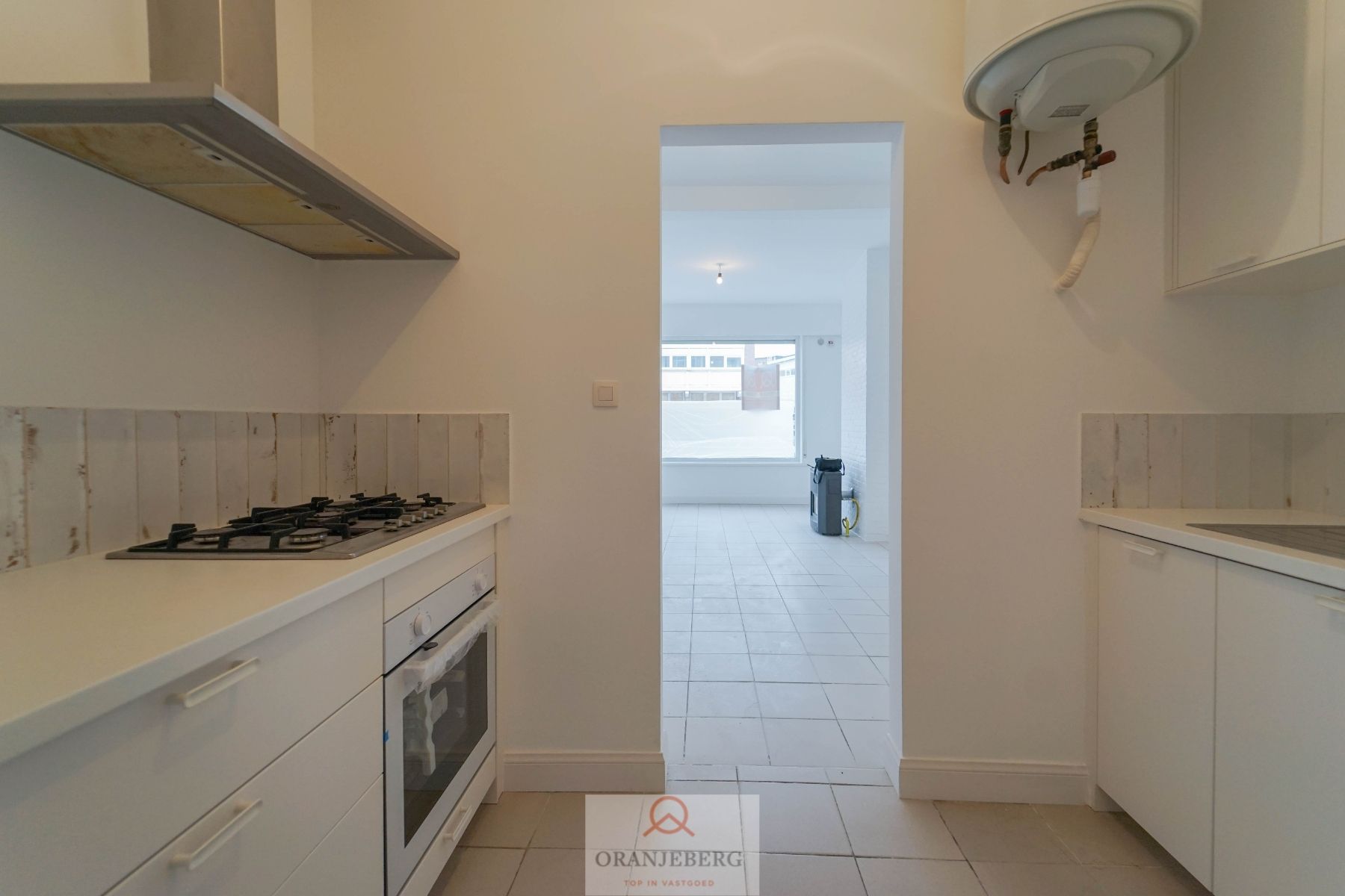 Appartement op het gelijkvloers met koertje (18 m²) te Rooigemlaan ! foto 10