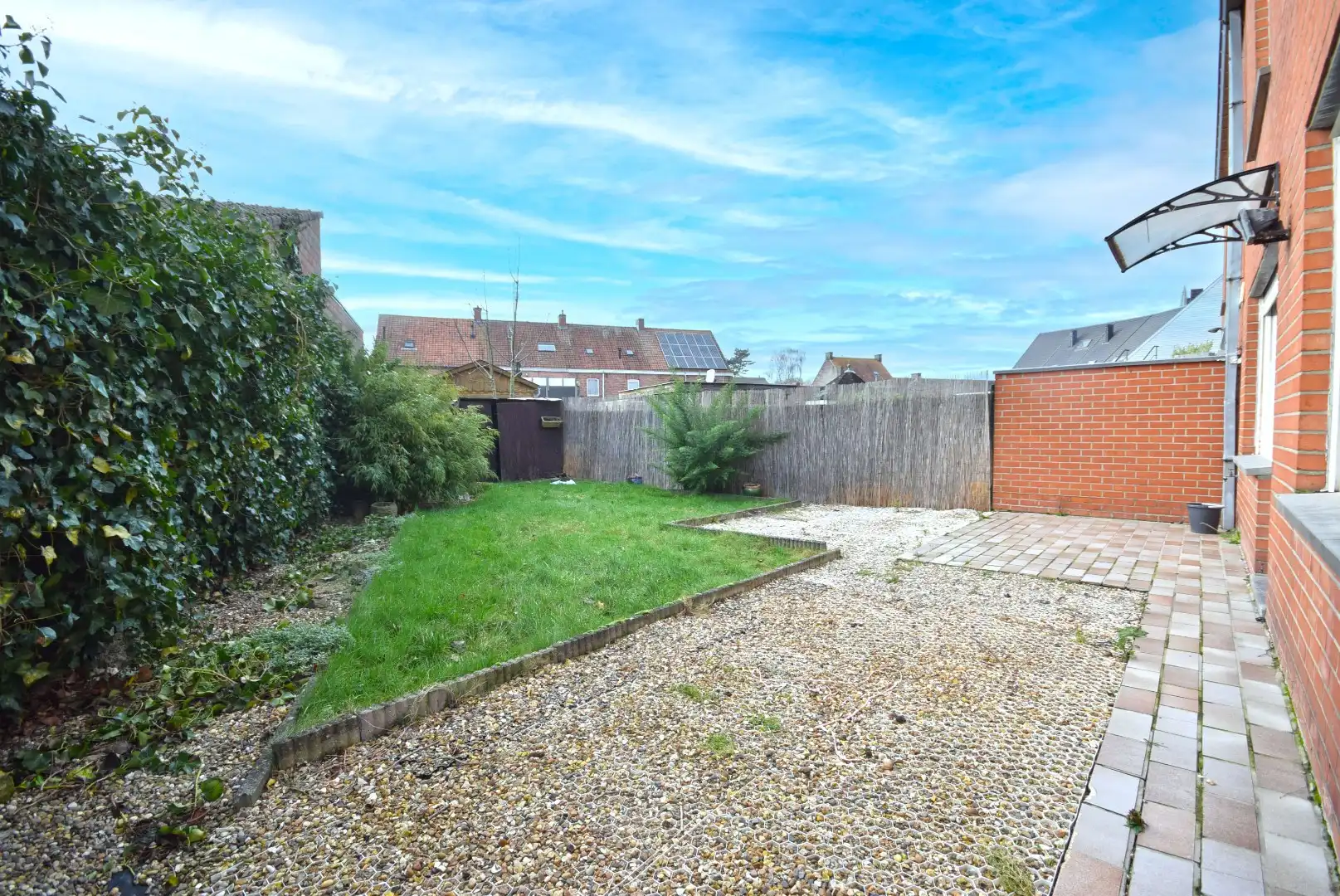 HALFOPEN BEBOUWING MET POTENTIEEL foto 6