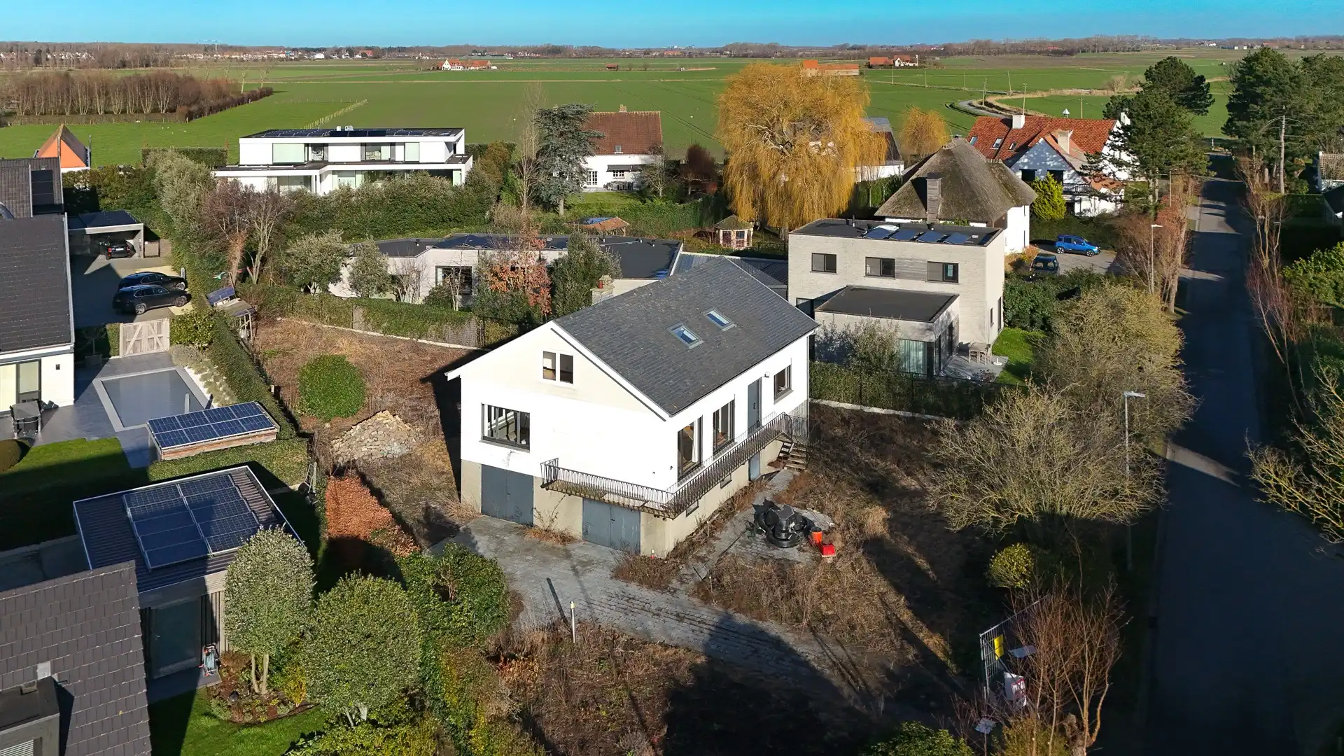 Alleenstaande villa op een terrein van 1.097 m², in een rustige residentiële omgeving. foto 3
