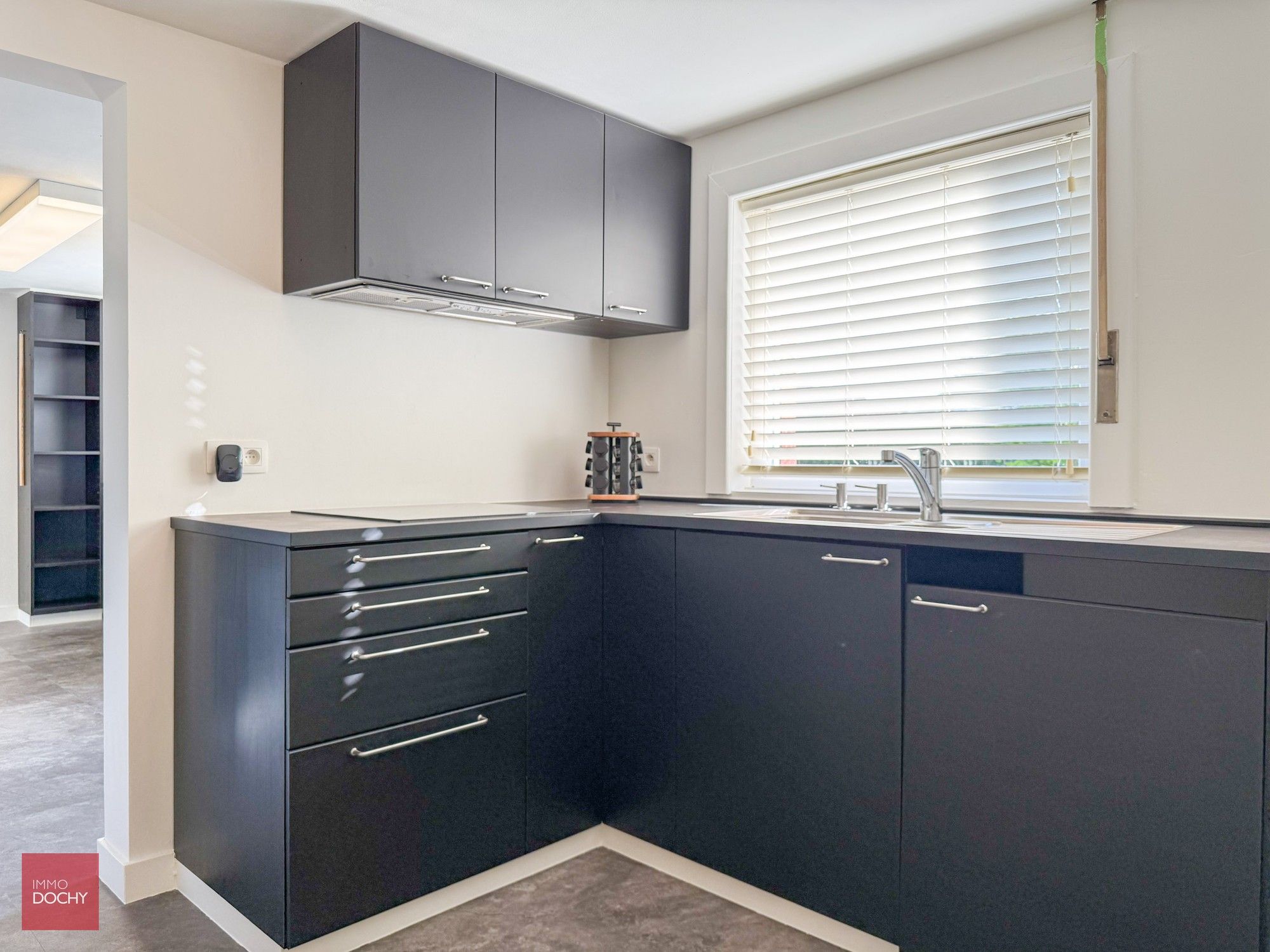 VOLLEDIG  VERNIEUWDE koppelwoning met zuidgerichte tuin in verkeersarme straat | Sparrestraat foto 9