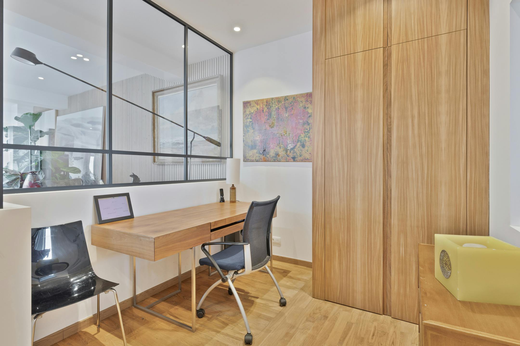 Ruim 2 slaapkamer appartement te koop in Koekelberg! foto 5