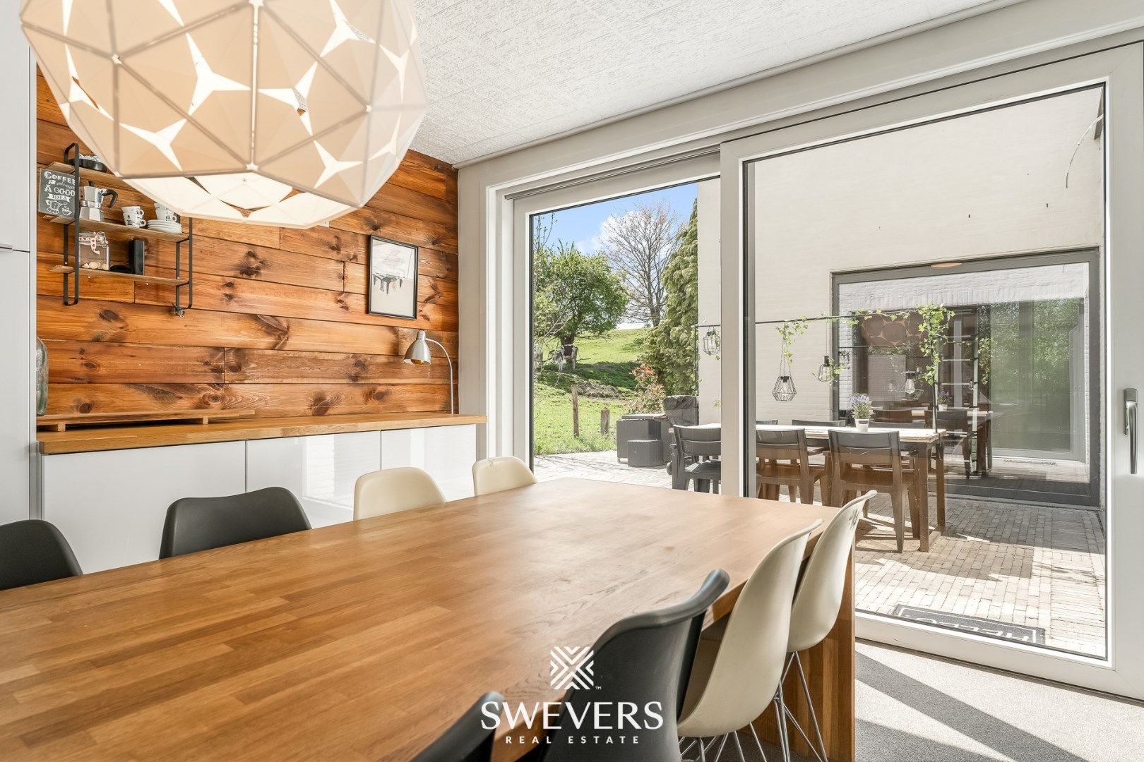 Stijlvolle woning met 4 slpk en prachtige tuin in Tongeren foto 14