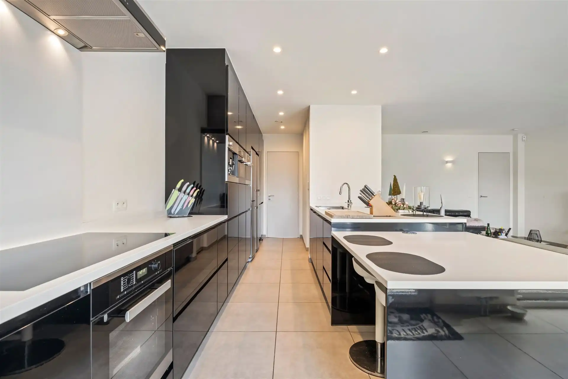 Instapklare gezinswoning met polyvalente ruimte in het hartje van Meerdonk foto 8