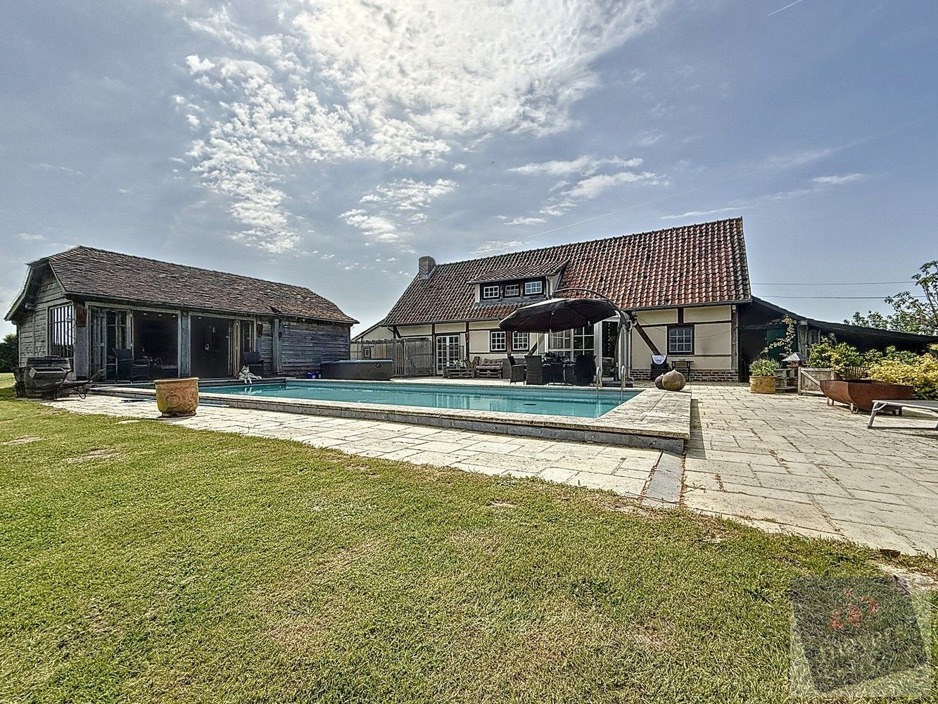 Hoeve met zwembad op 1,2 ha in Alken foto 14