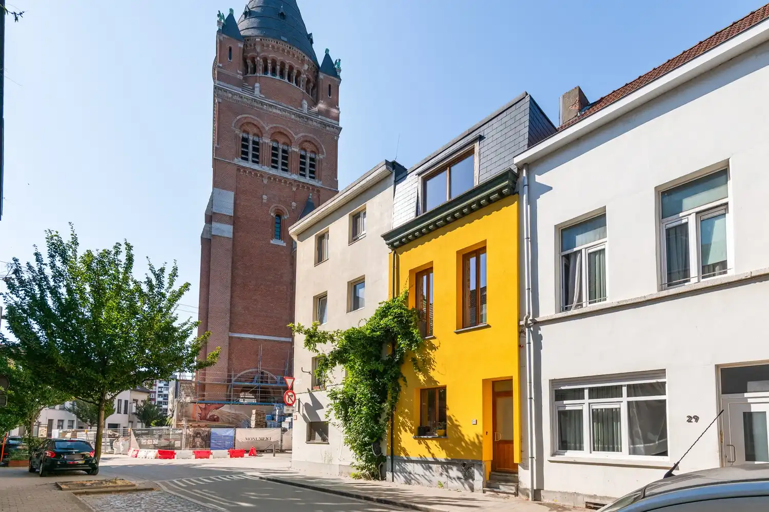 Charmante gezinswoning met 3 slaapkamers en stadskoer in hartje Borgerhout foto 16
