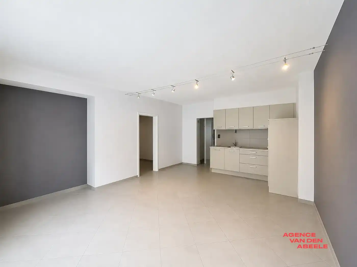 Centraal gelegen woon appartement met 1 ruime slaapkamer  foto 2