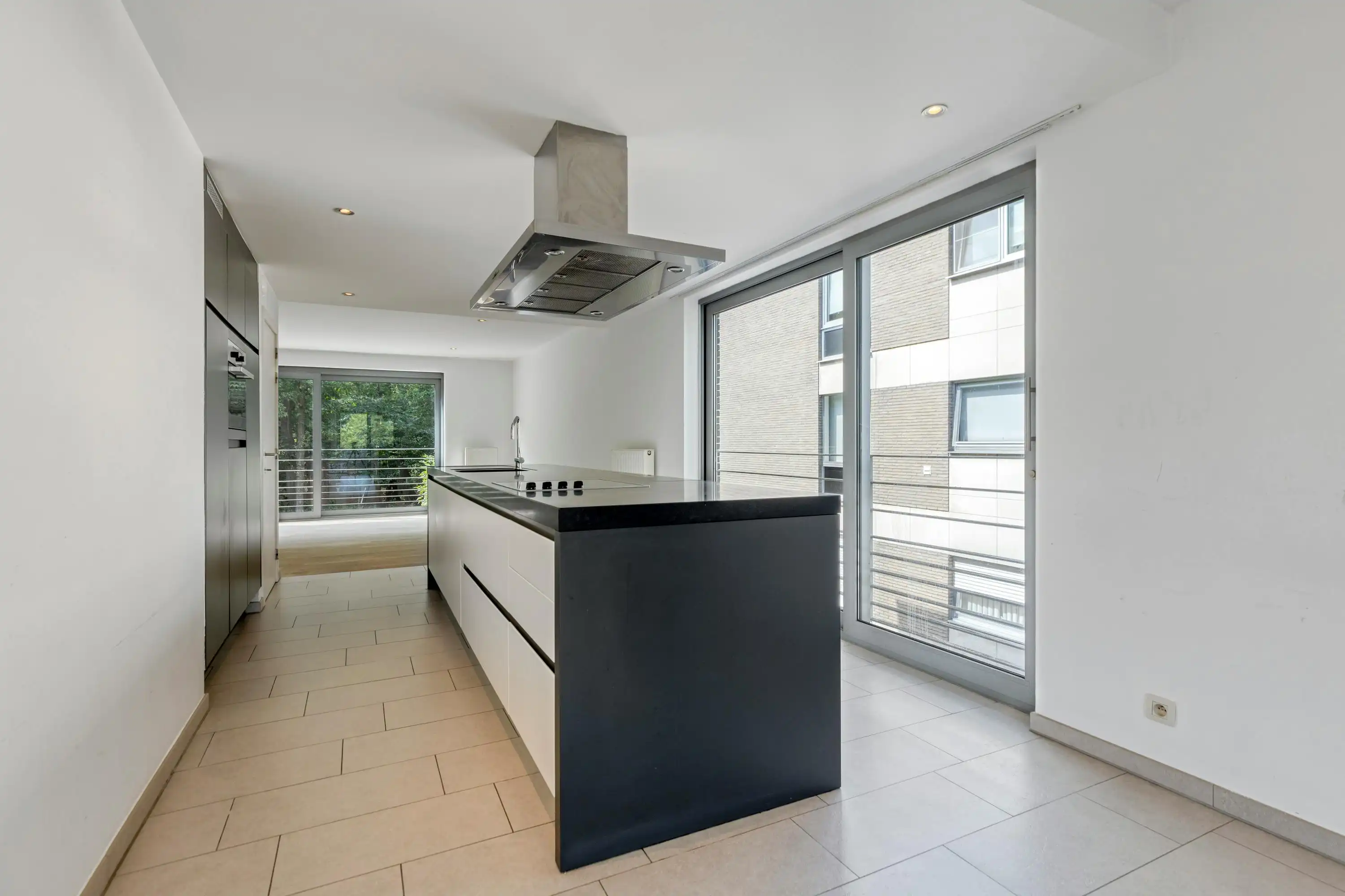Ruim appartement met 2 slpk en garage te koop in Brasschaat foto 11