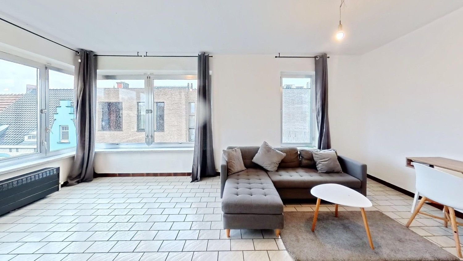 Centraal gelegen appartement met 2 slaapkamers! foto 4