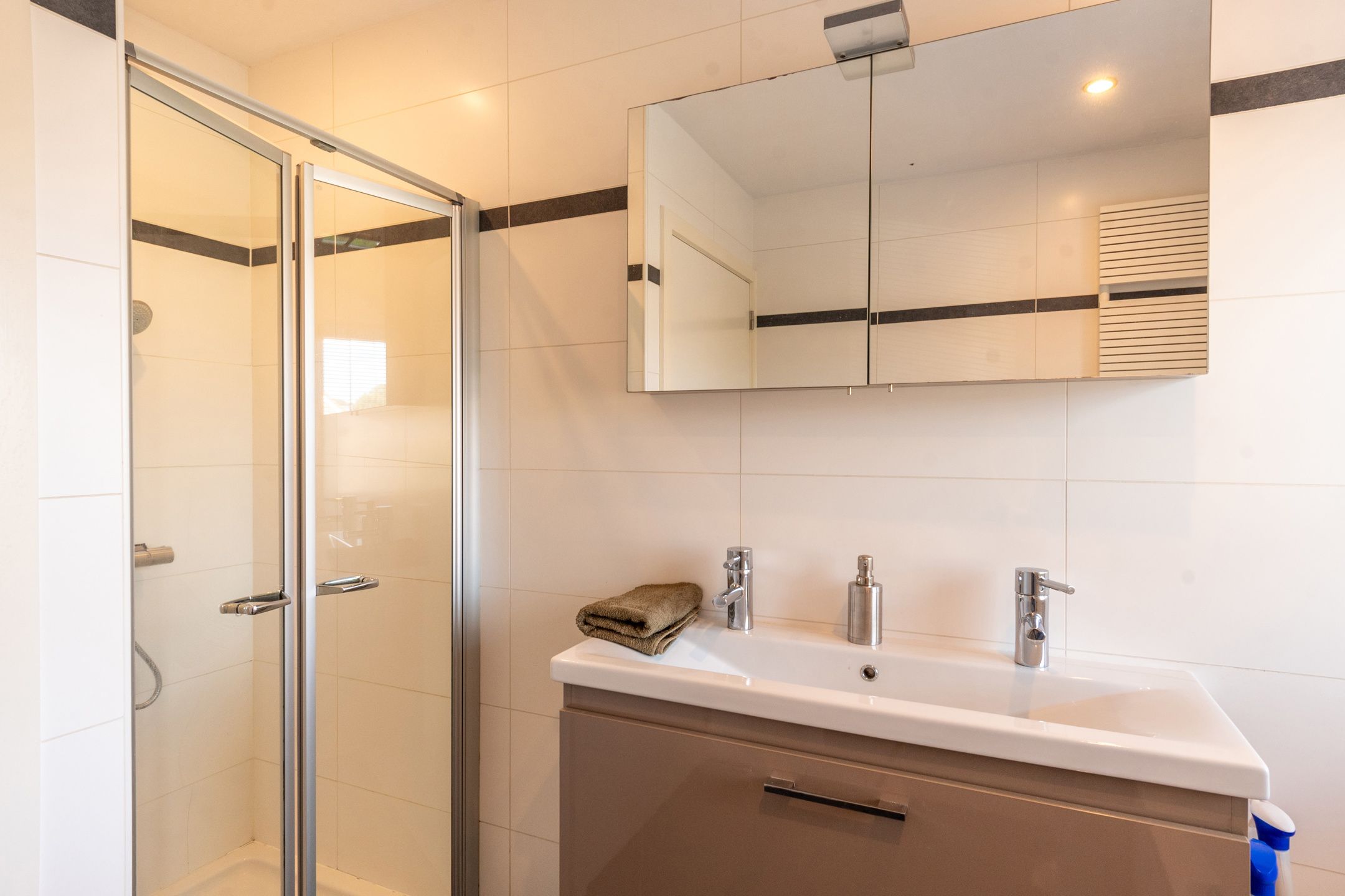 Ruim duplex appartement met 3 slaapkamers! foto 9