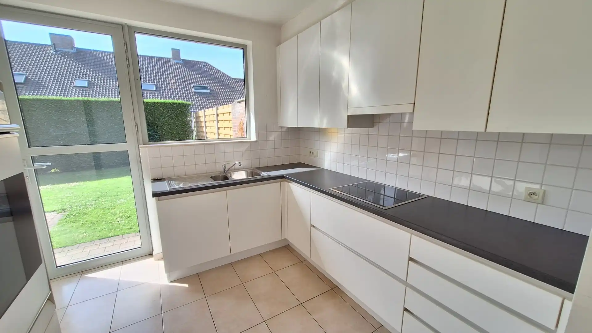 Instapklare gezinswoning op rustige ligging in Roeselare foto 4